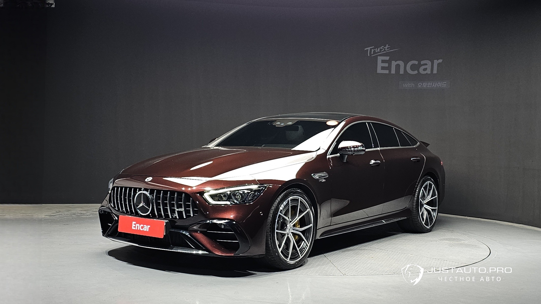 Автомобиль Mercedes-Benz AMG GT