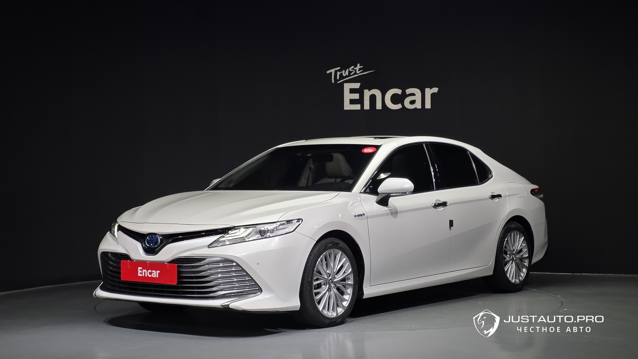 Автомобиль Toyota Camry