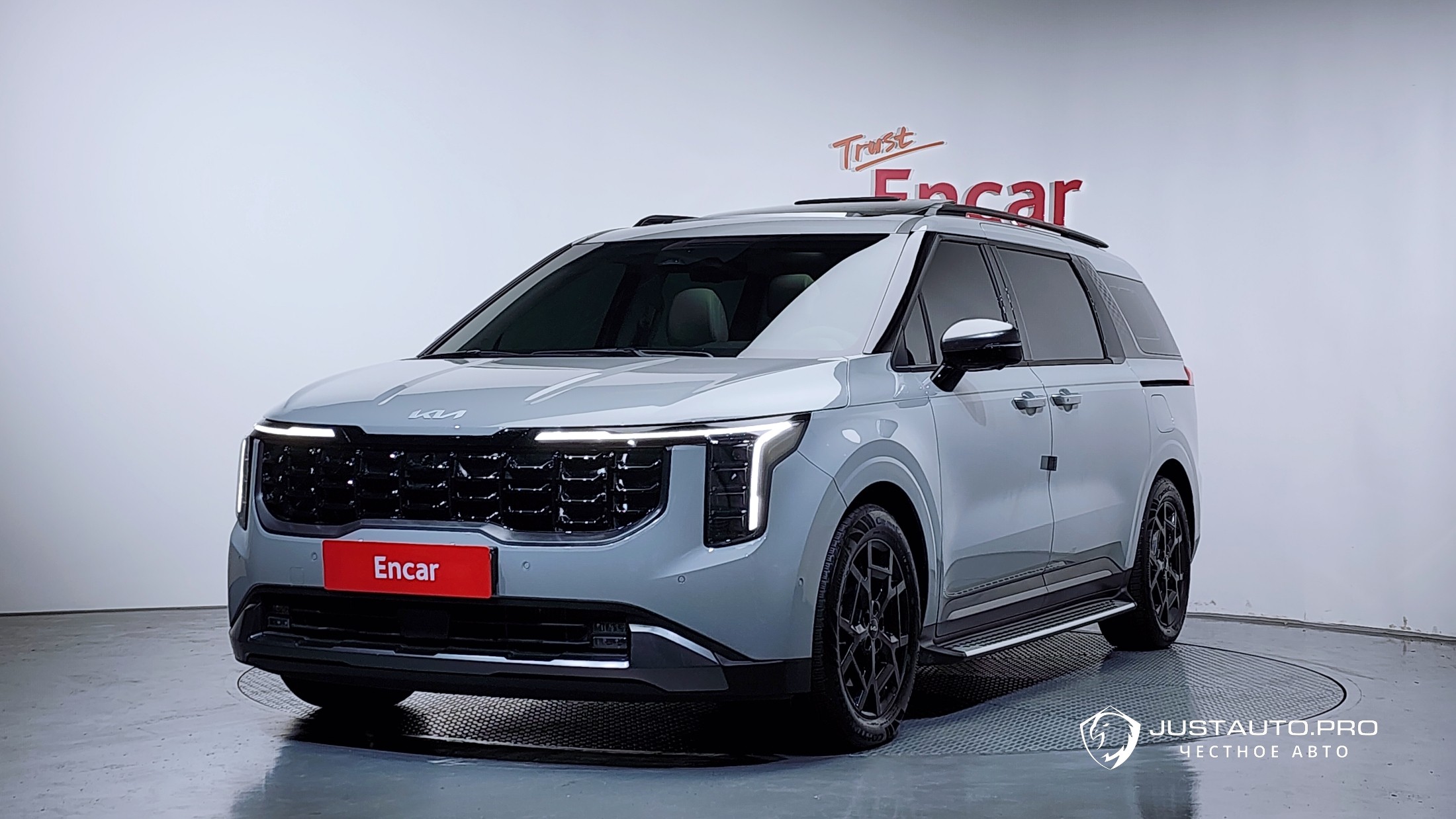 Автомобиль Kia Canival