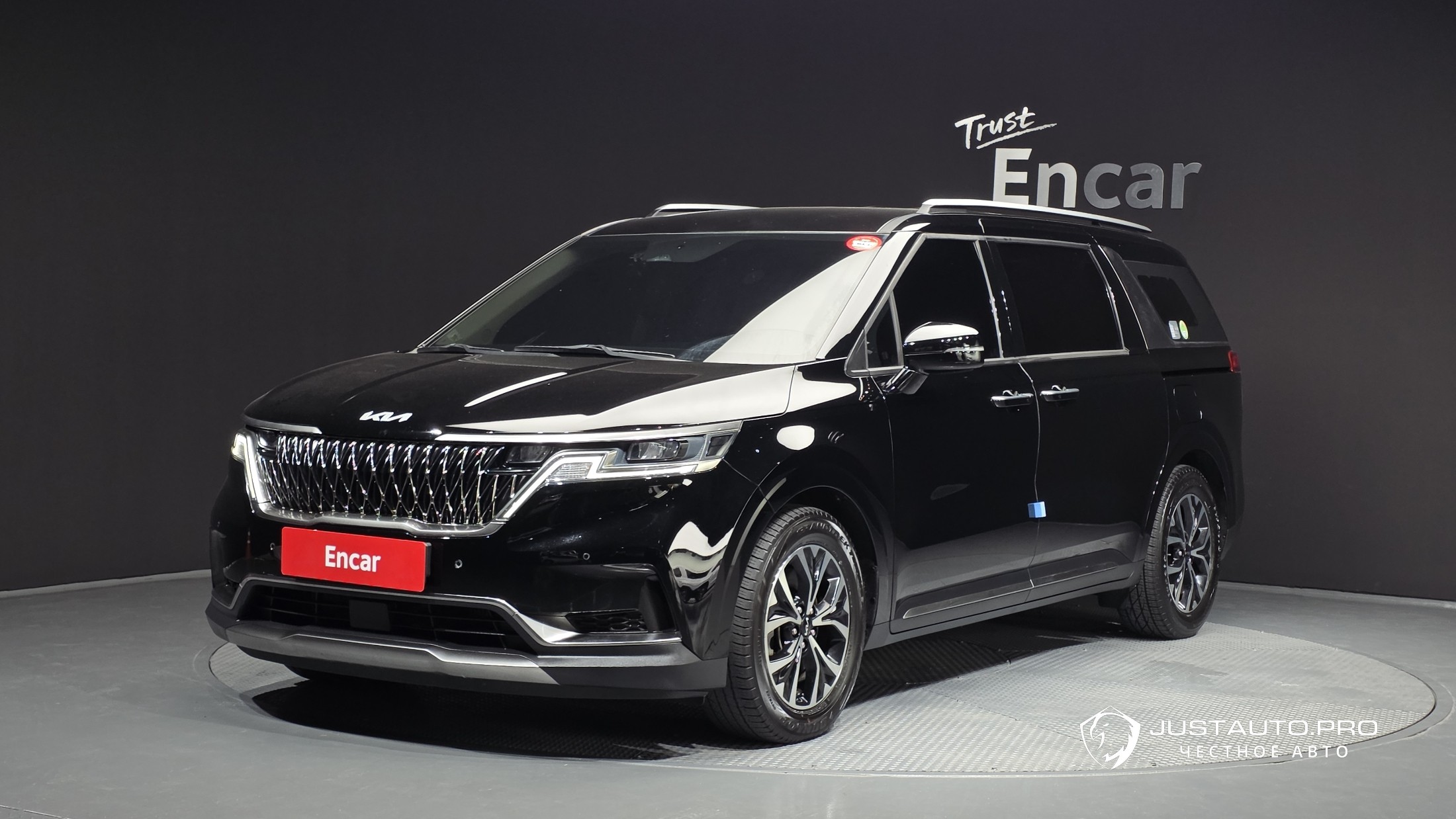 Автомобиль Kia Canival