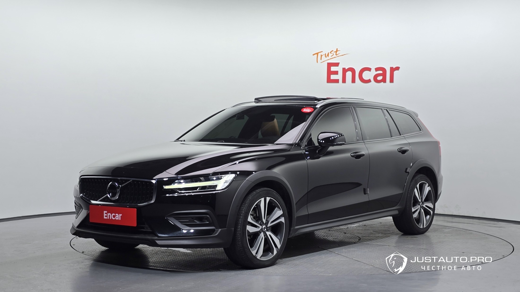Автомобиль Volvo V60