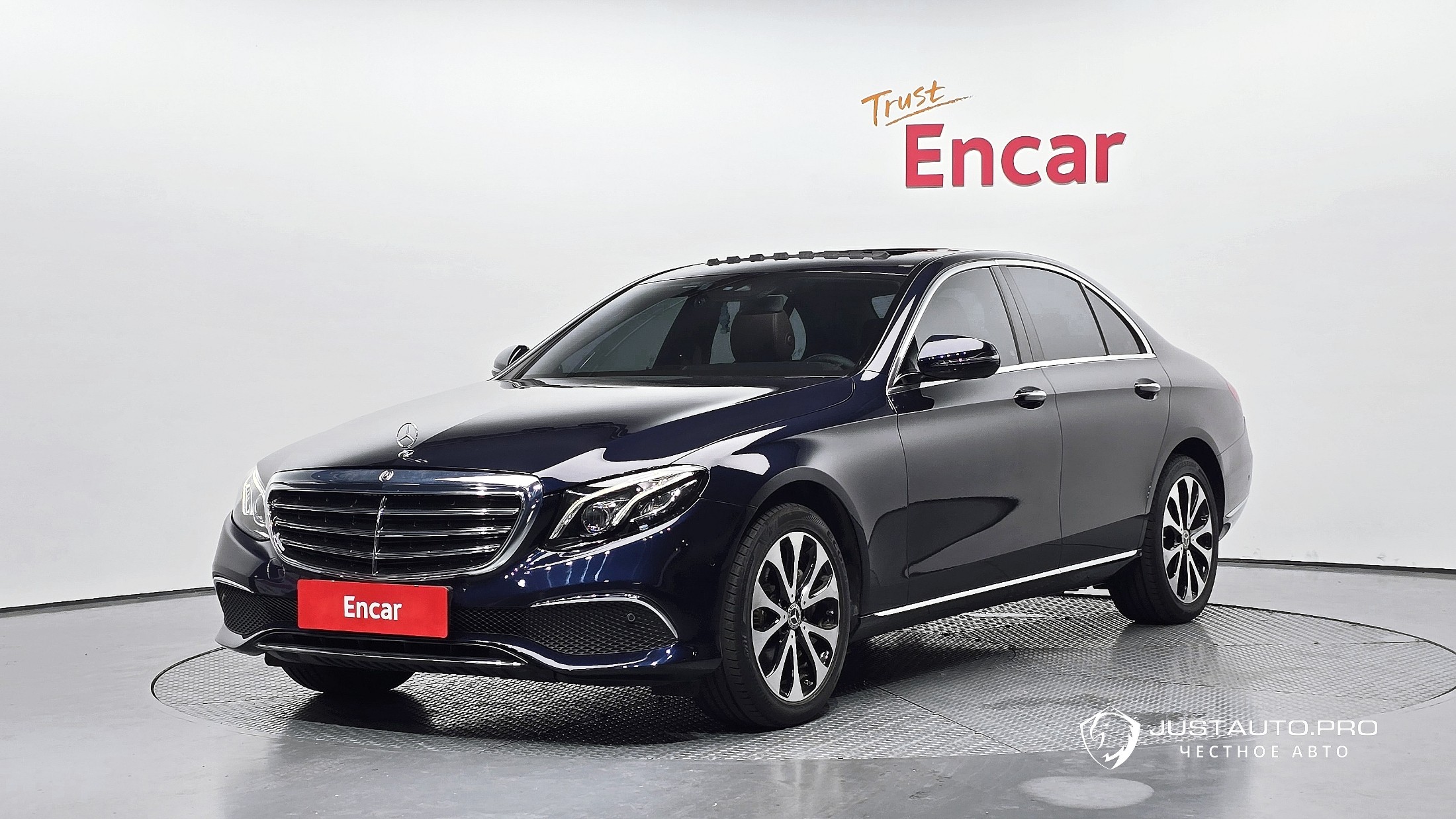 Автомобиль Mercedes-Benz E-Class