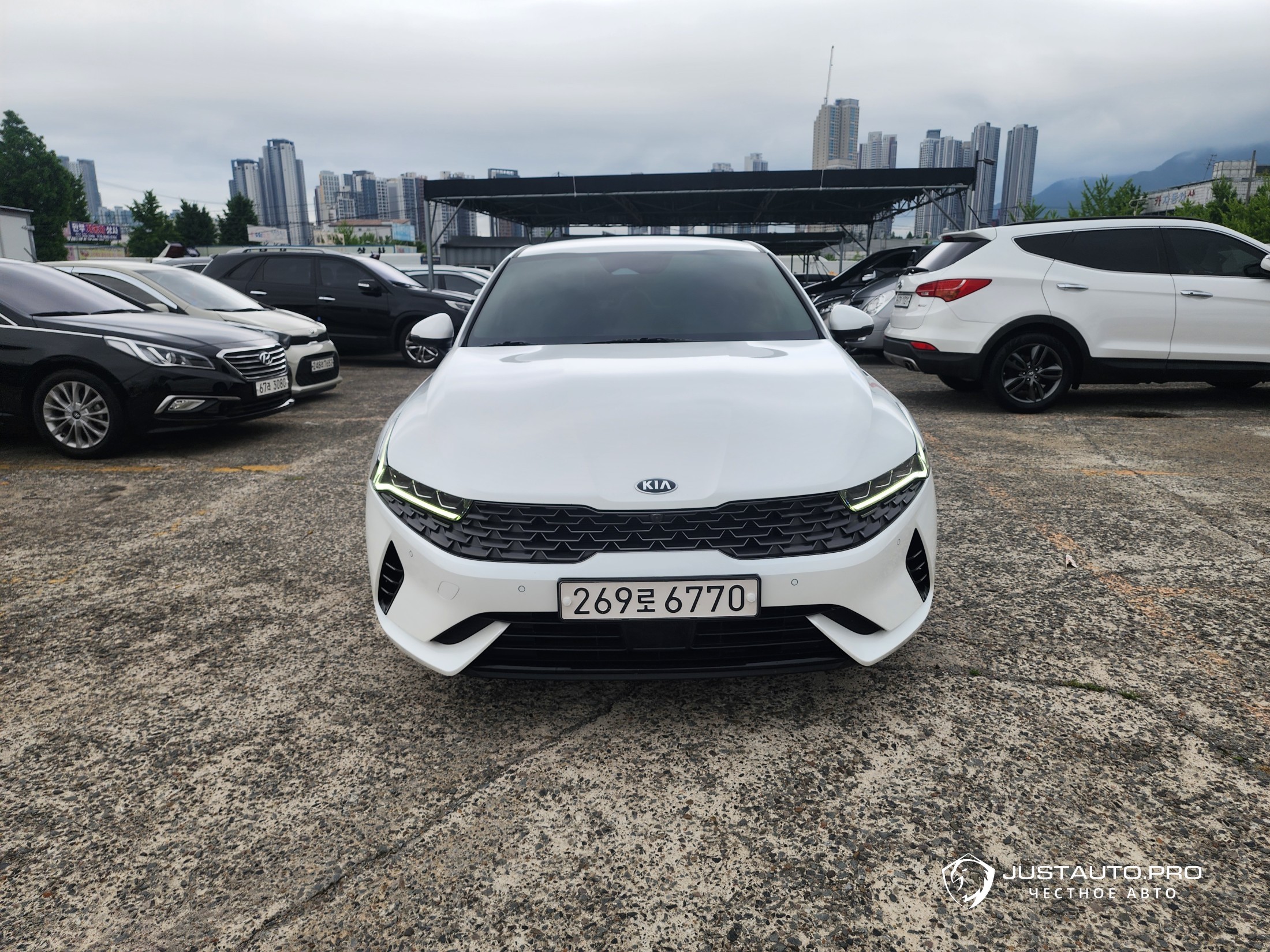 Автомобиль Kia K5