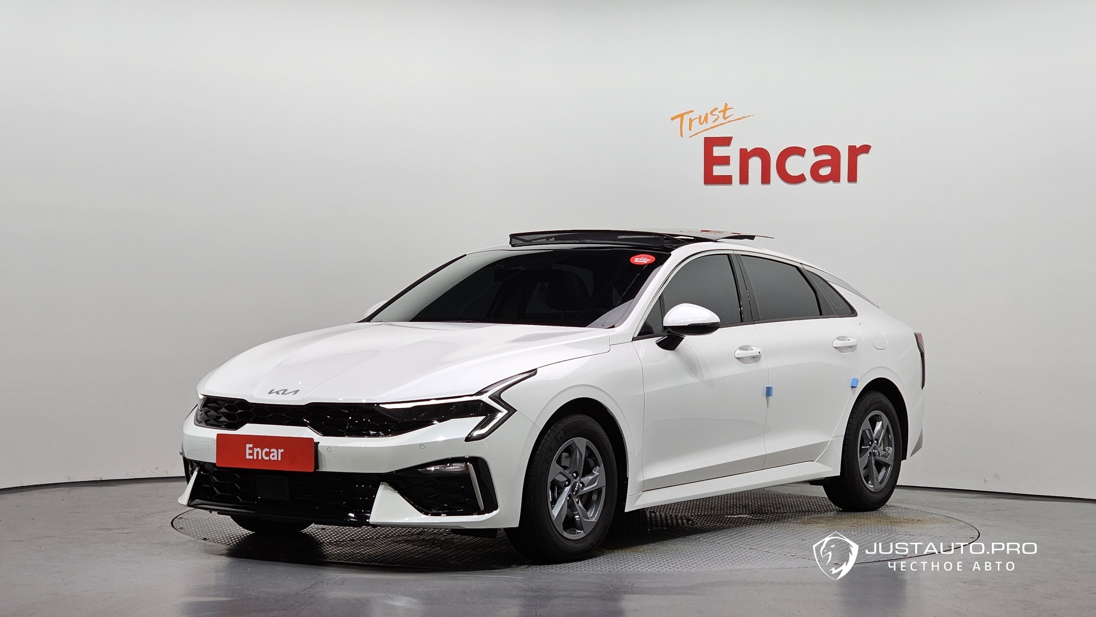 Автомобиль Kia K5