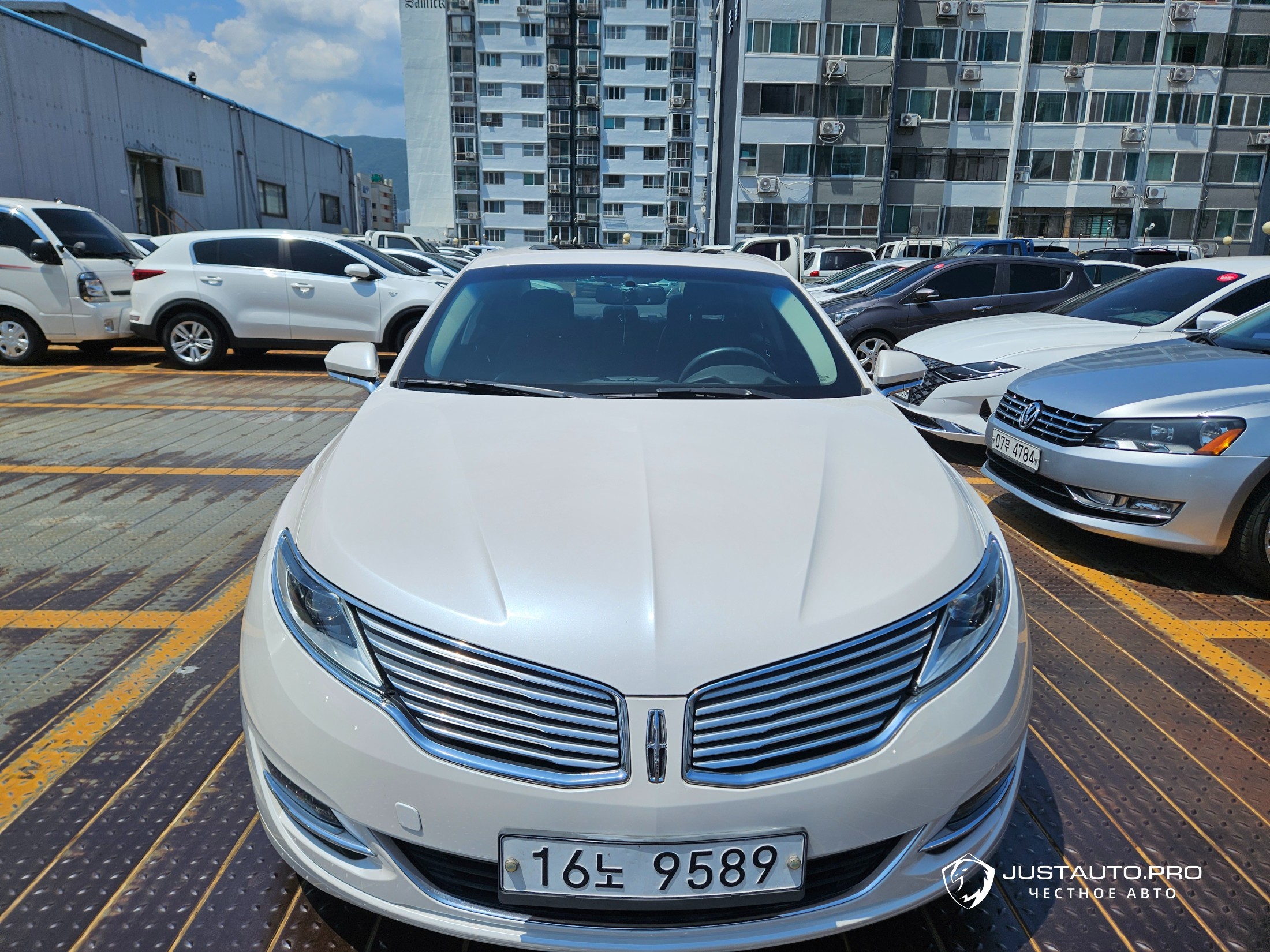 Автомобиль Lincoln MKZ