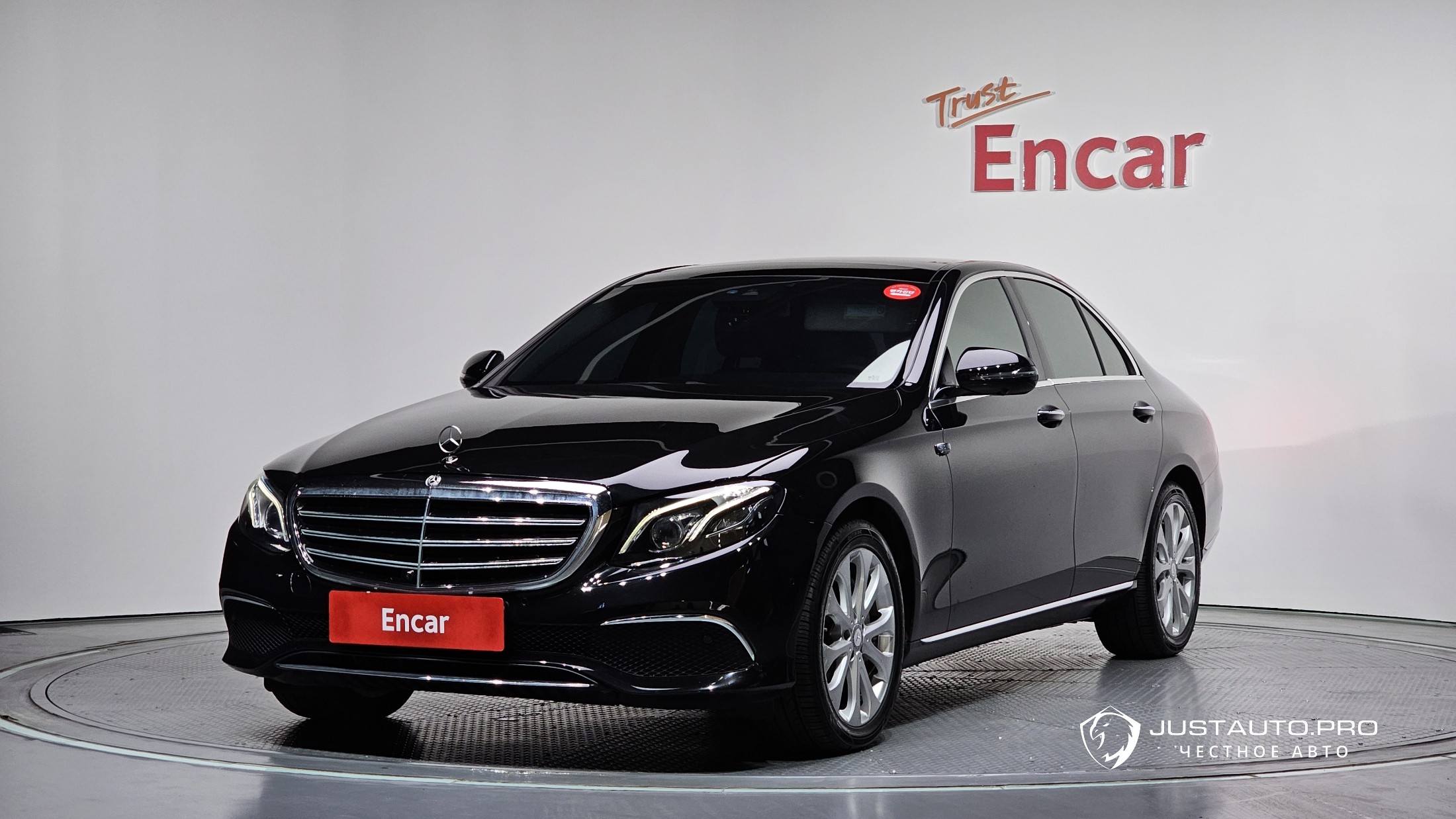 Автомобиль Mercedes-Benz E-Class