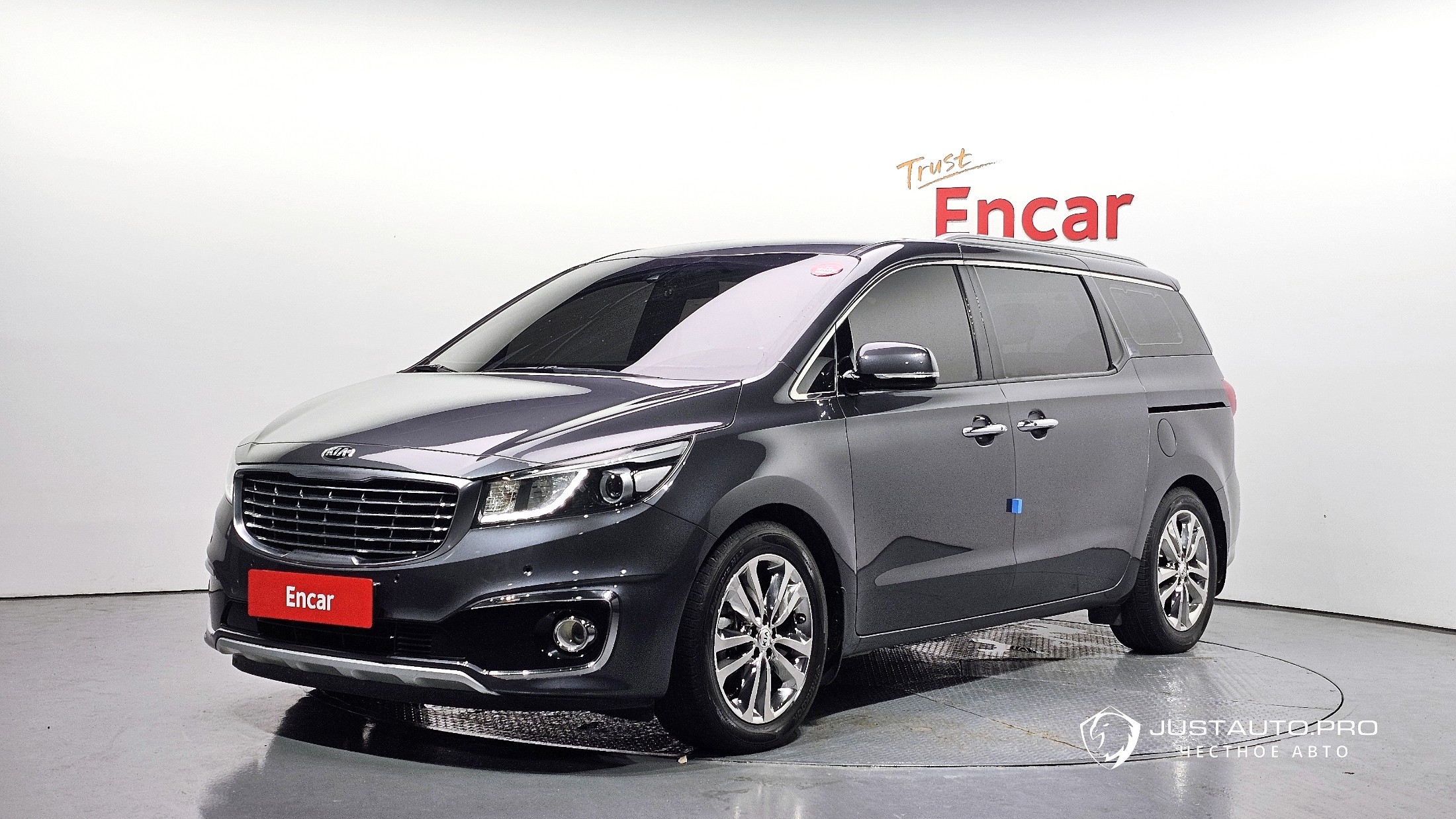 Автомобиль Kia Canival