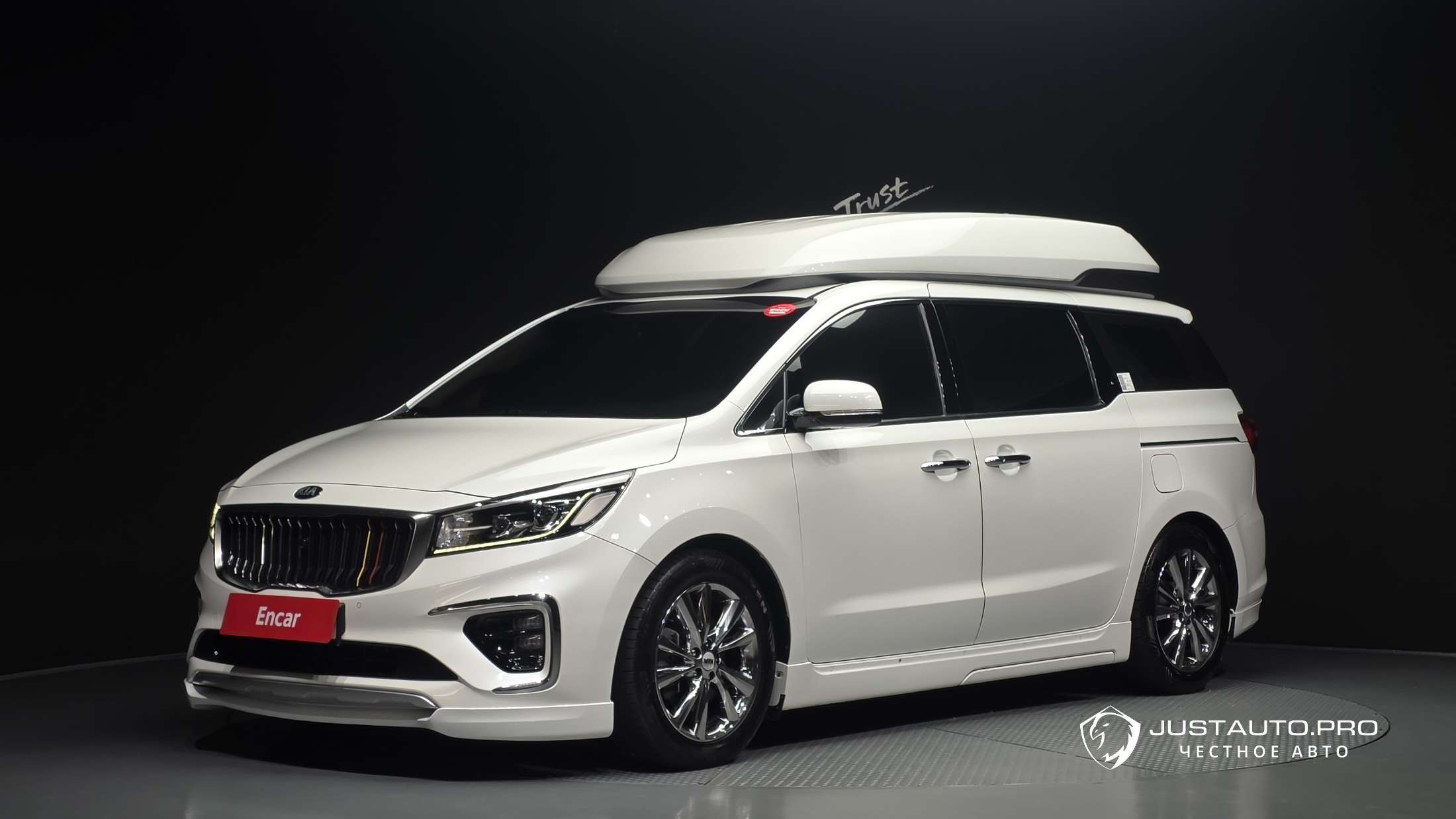 Автомобиль Kia Canival