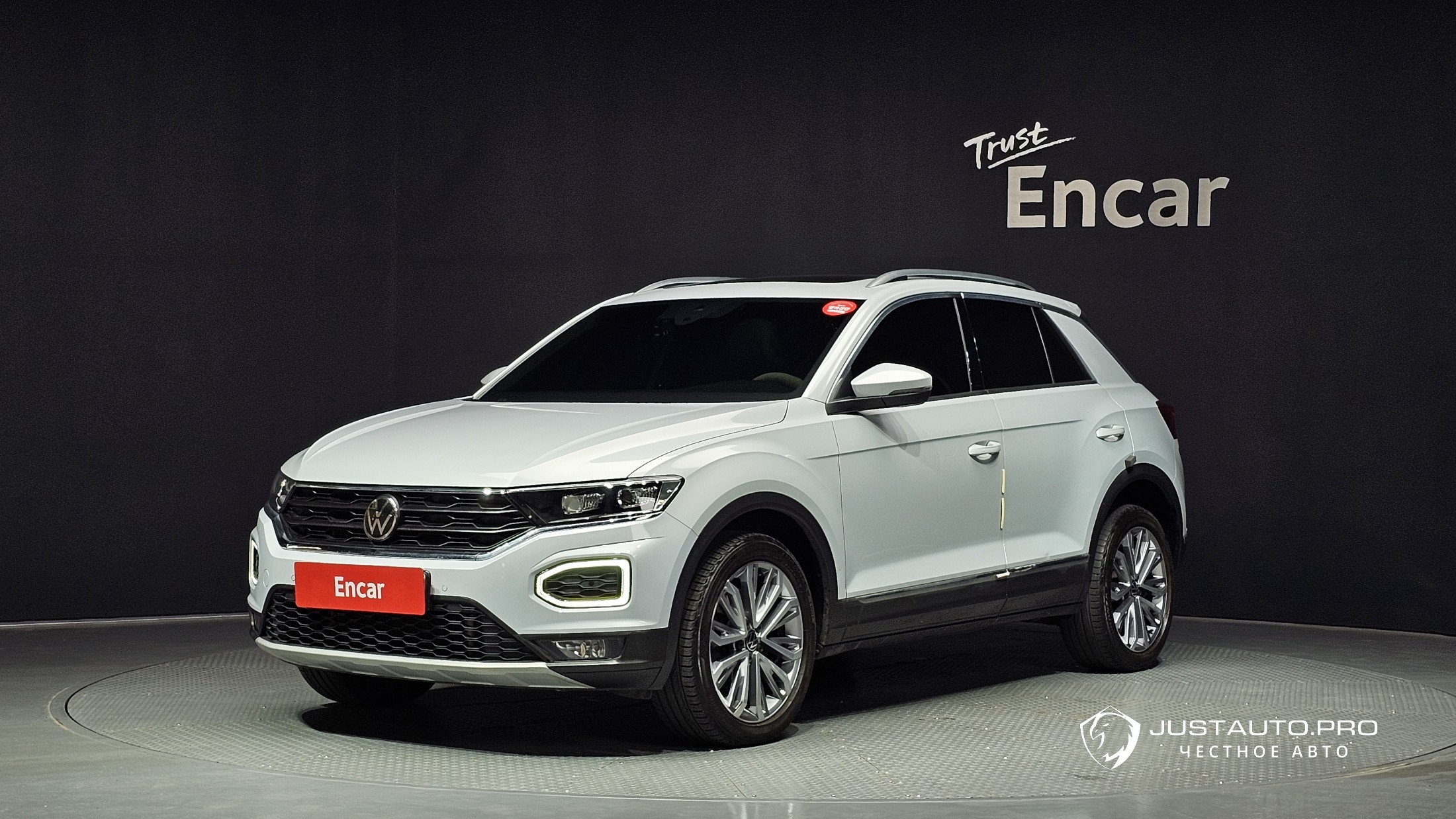 Автомобиль Volkswagen T-Roc