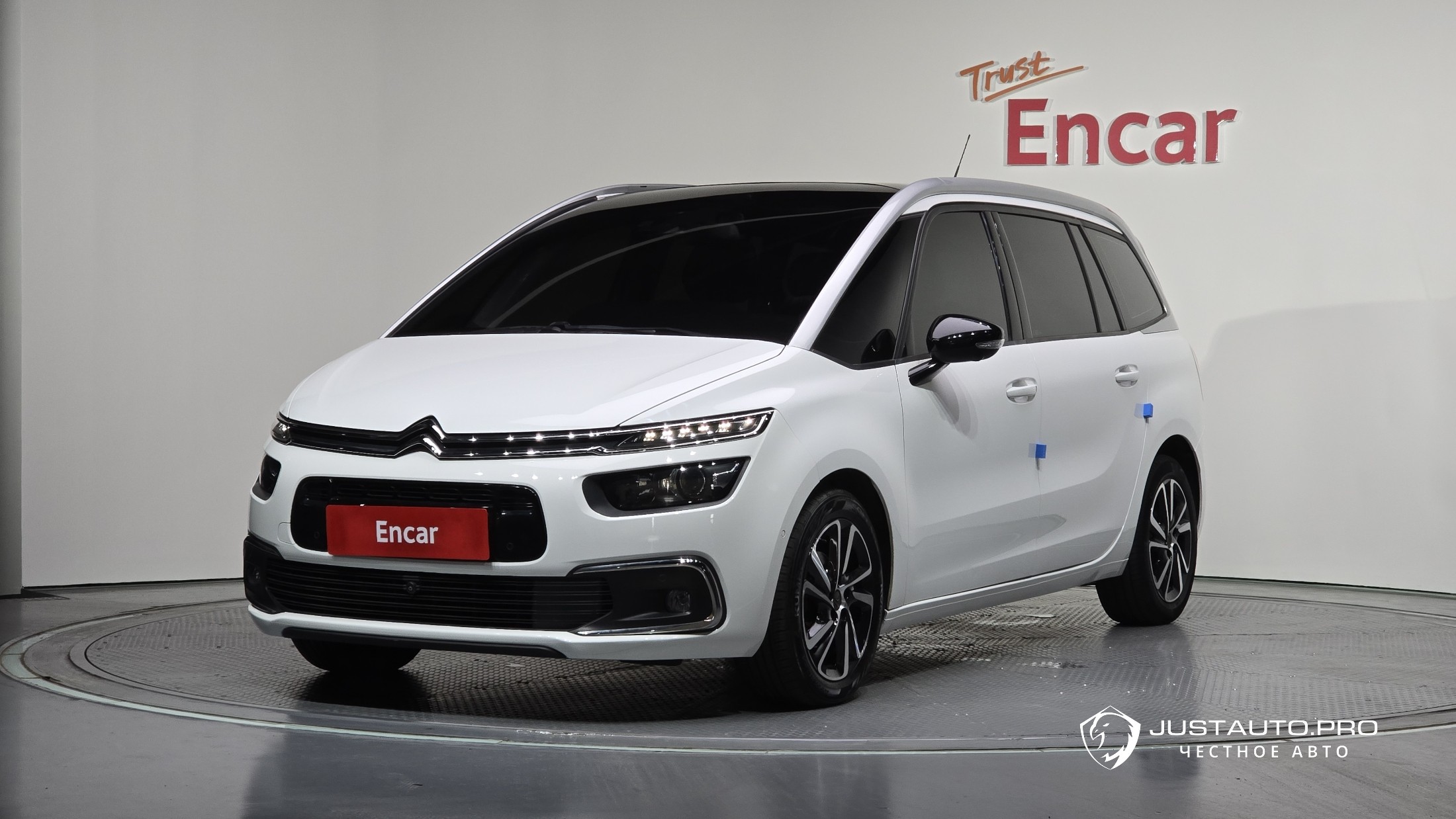 Автомобиль Citroen-DS C4 SpaceTourer