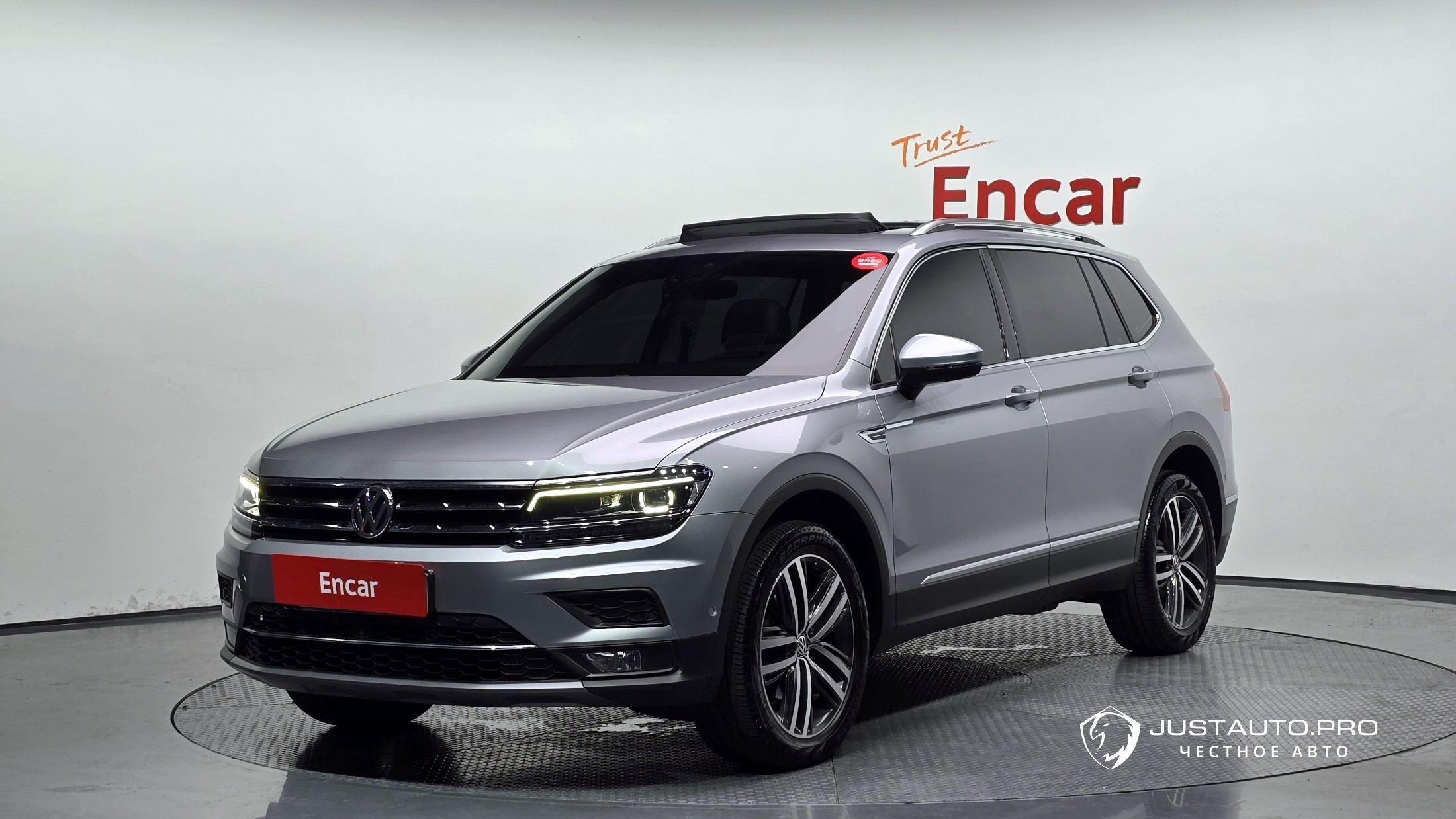 Автомобиль Volkswagen Tiguan