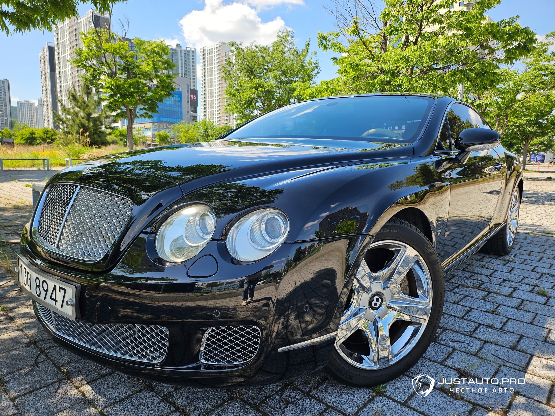 Автомобиль Bentley Continental