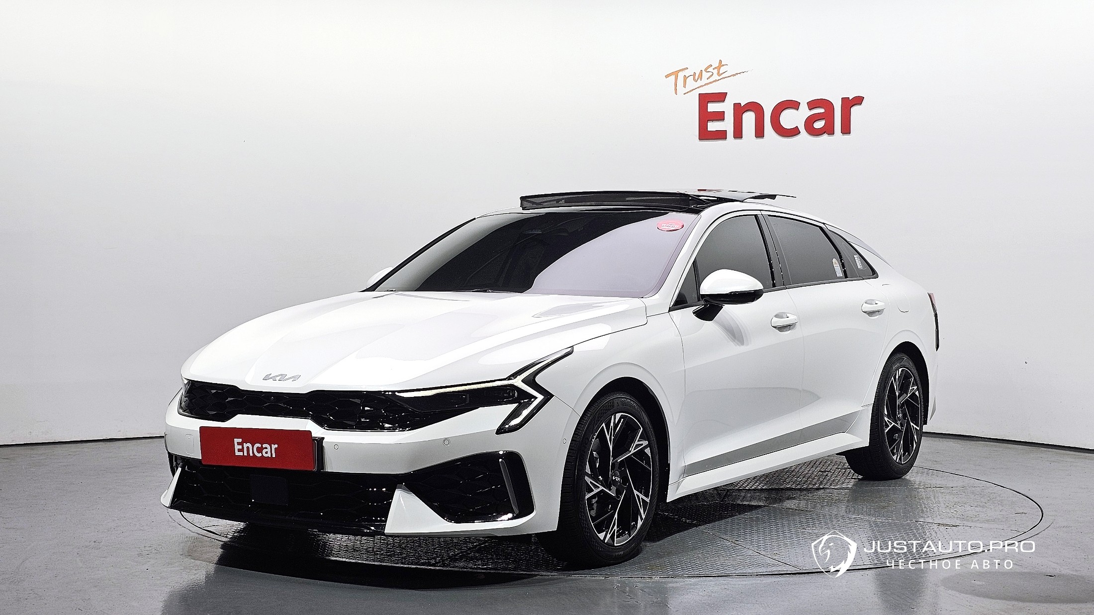 Автомобиль Kia K5