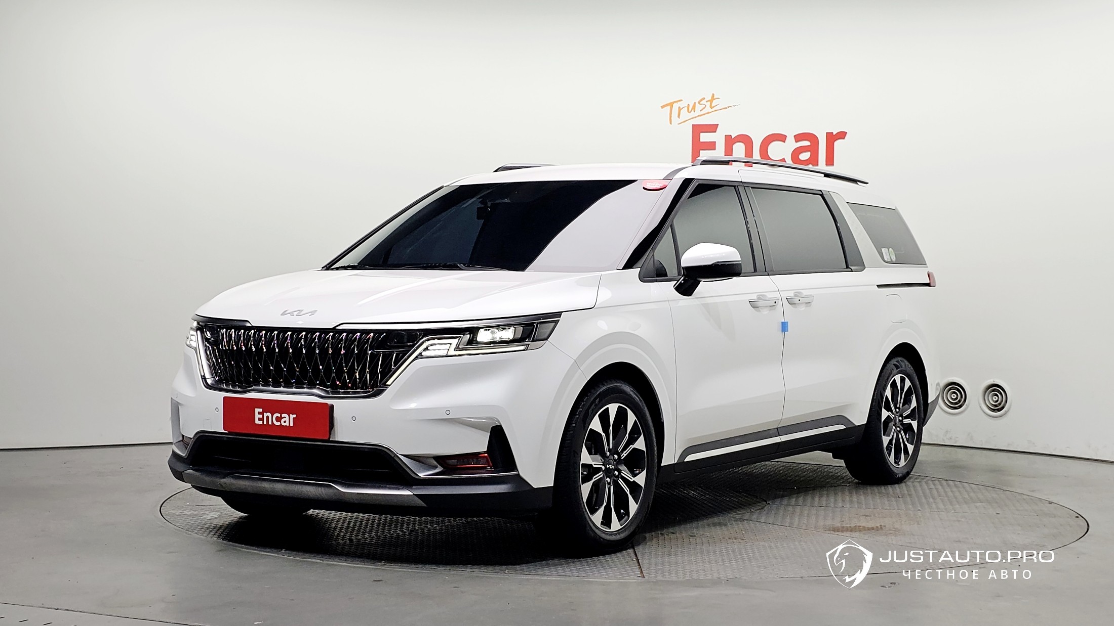 Автомобиль Kia Canival