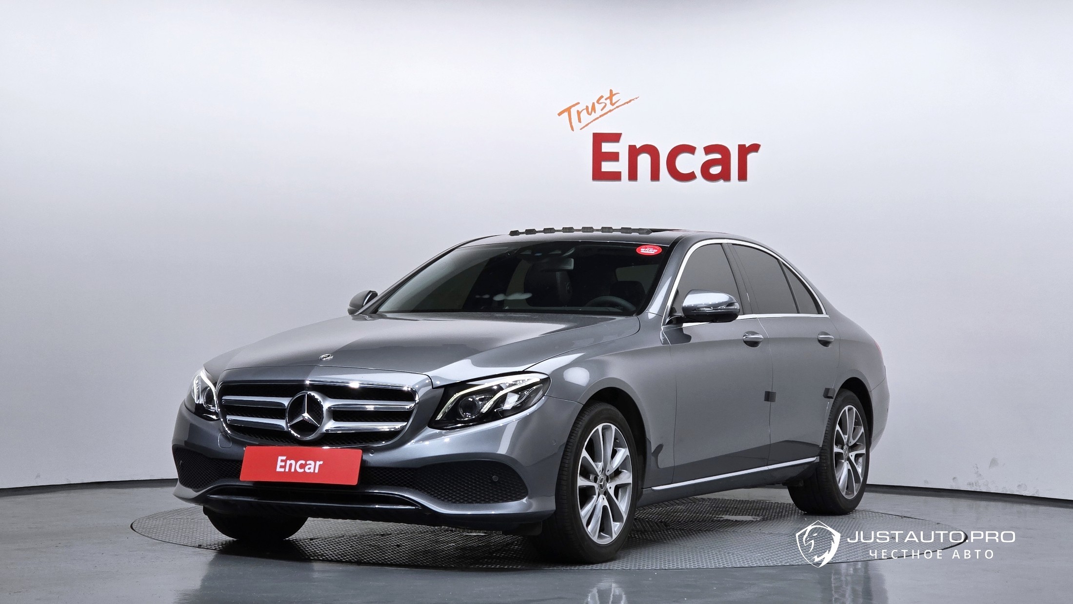 Автомобиль Mercedes-Benz E-Class