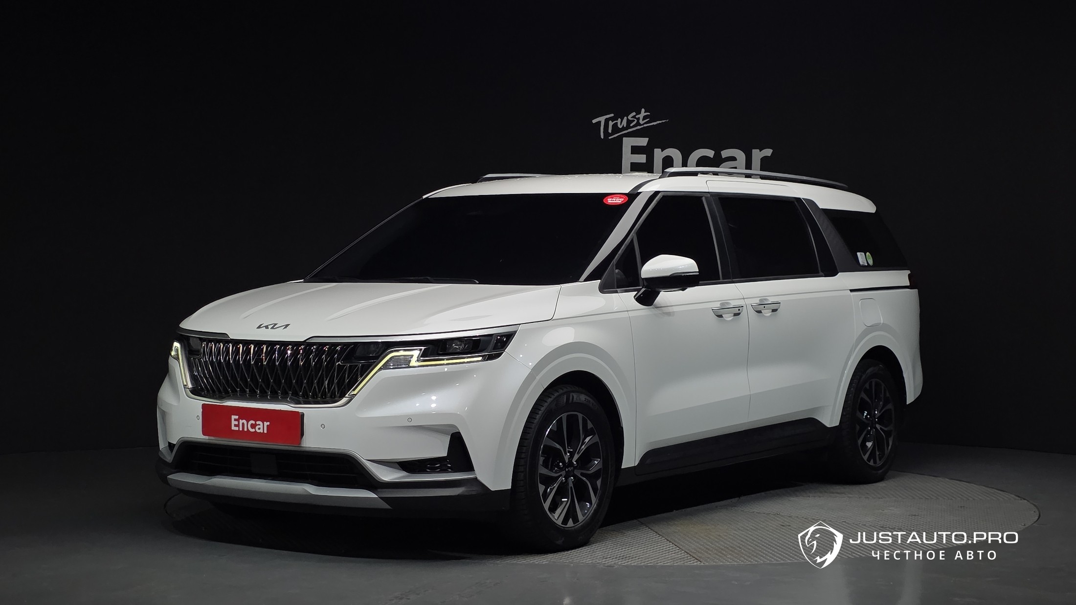 Автомобиль Kia Canival