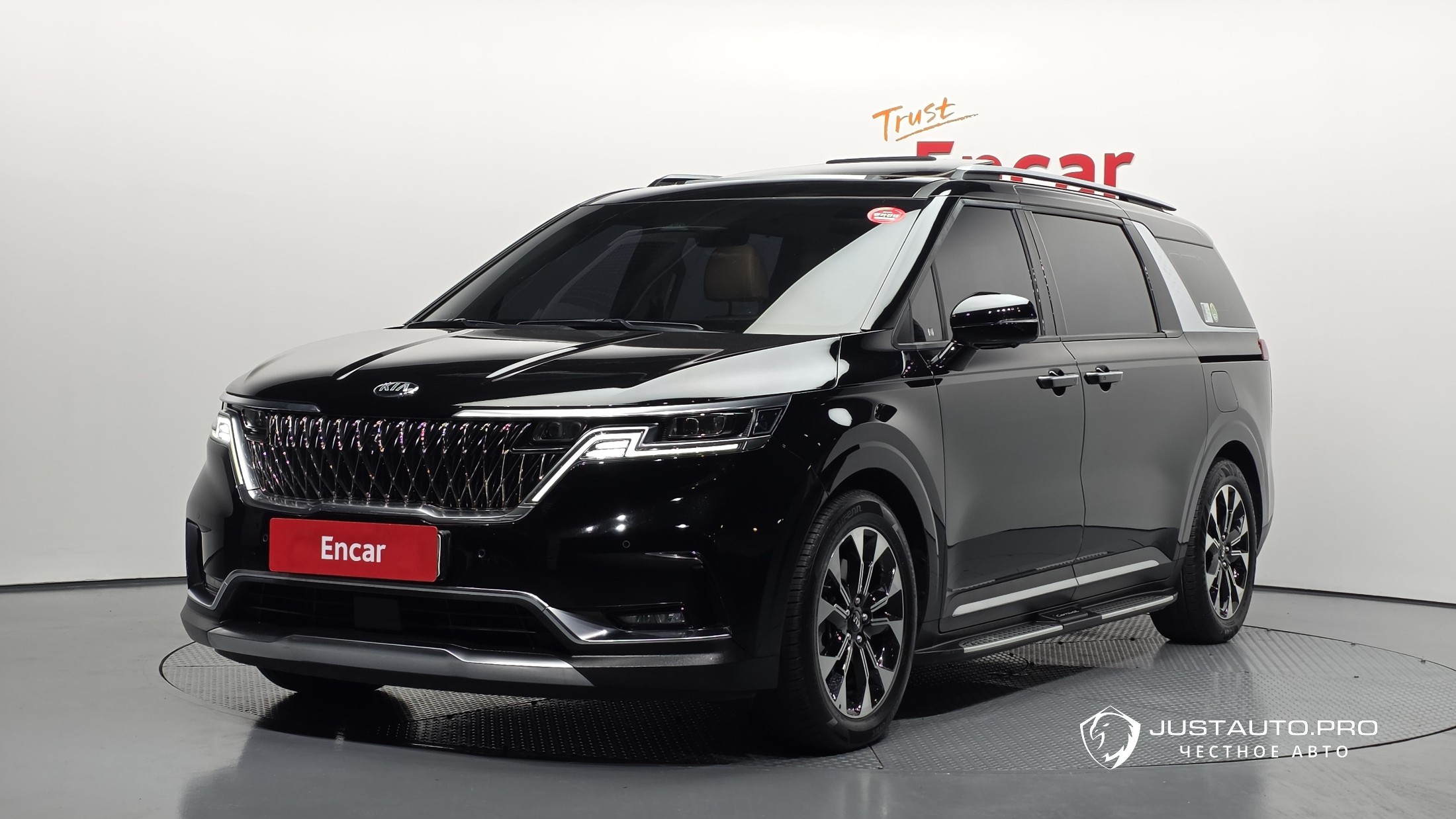 Автомобиль Kia Canival