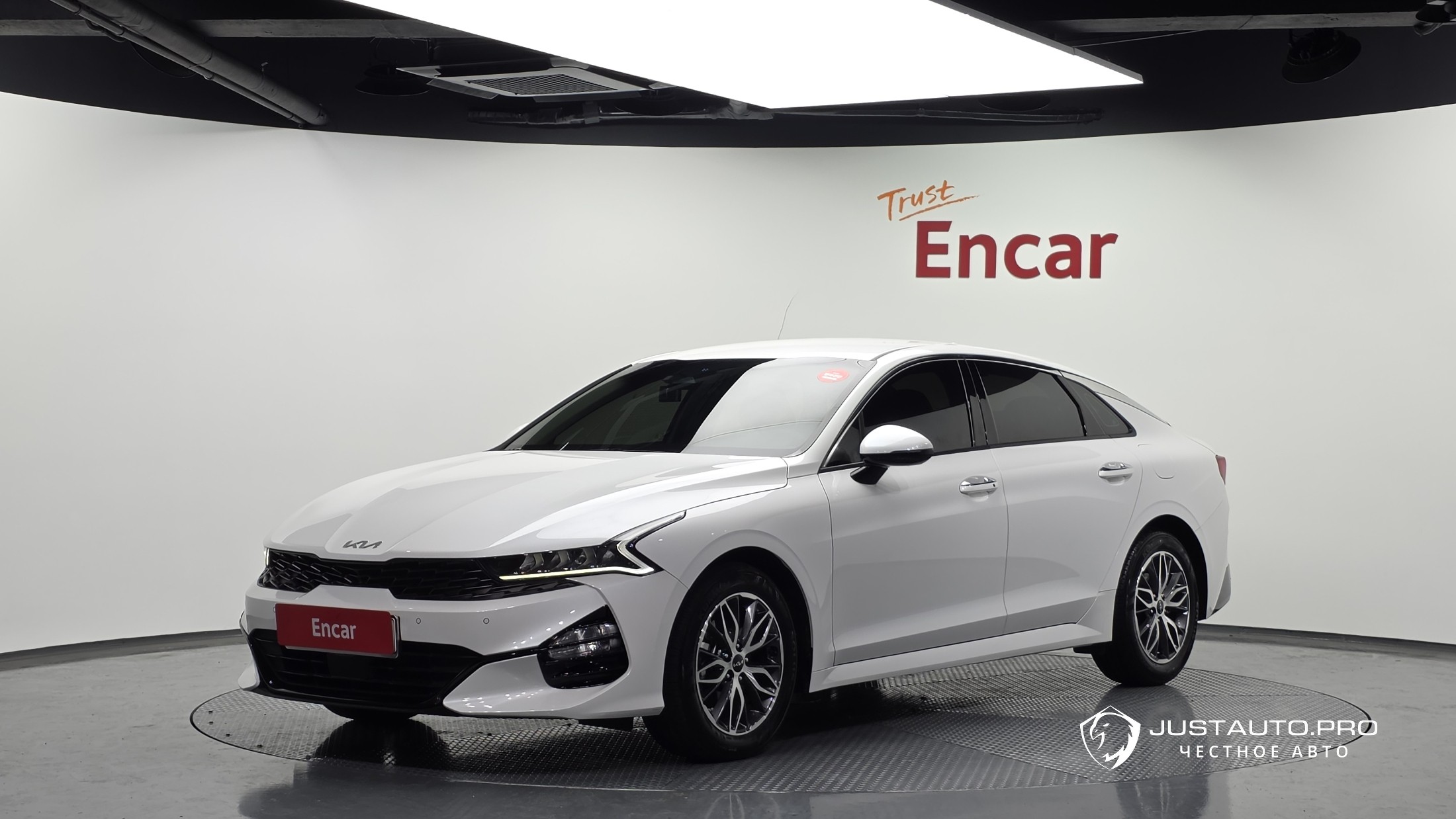 Автомобиль Kia K5