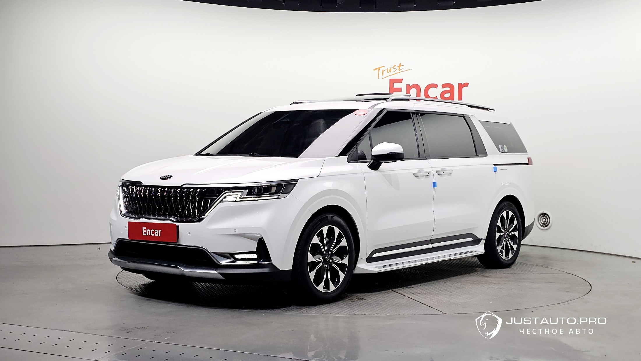 Автомобиль Kia Canival