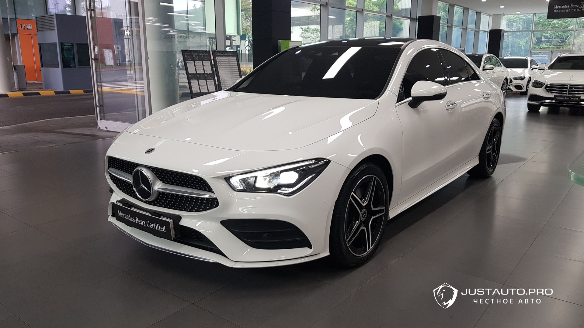 Автомобиль Mercedes-Benz CLA-Class