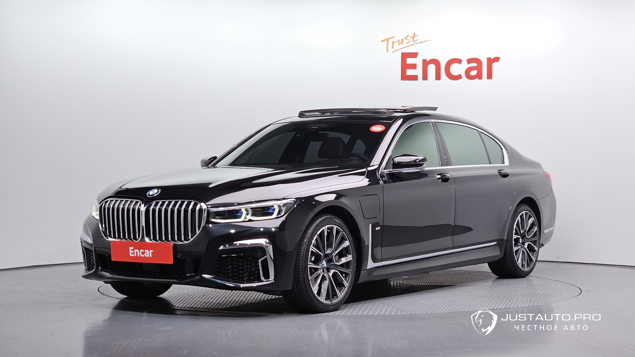 Автомобиль BMW 7-Series