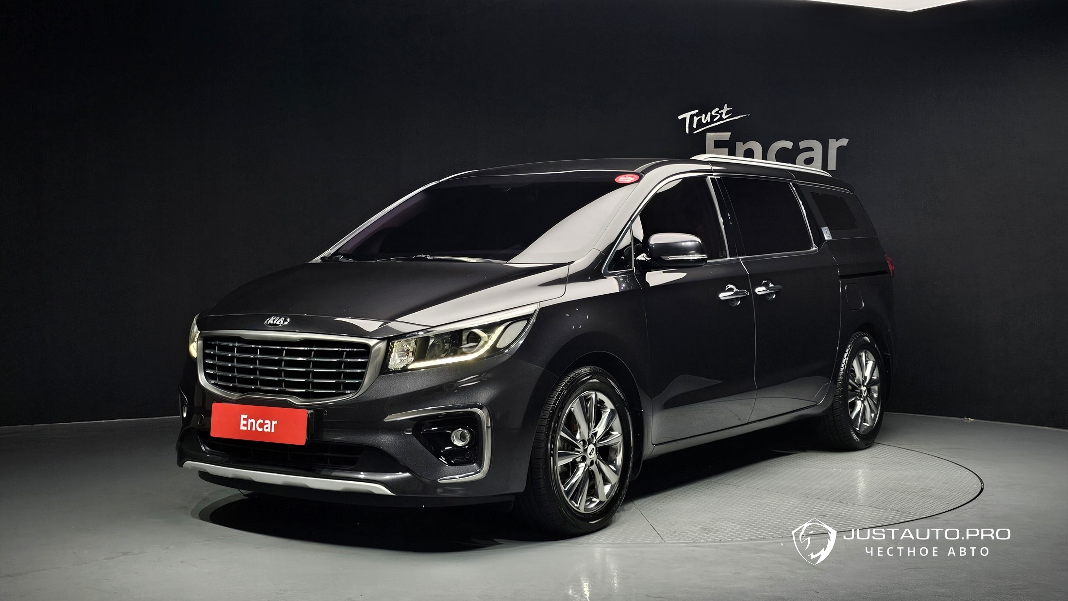 Автомобиль Kia Canival