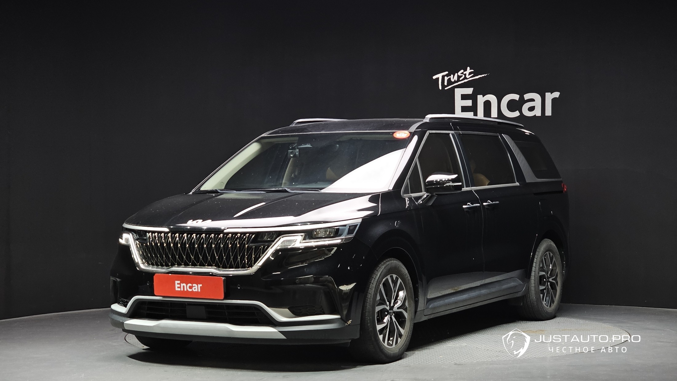 Автомобиль Kia Canival