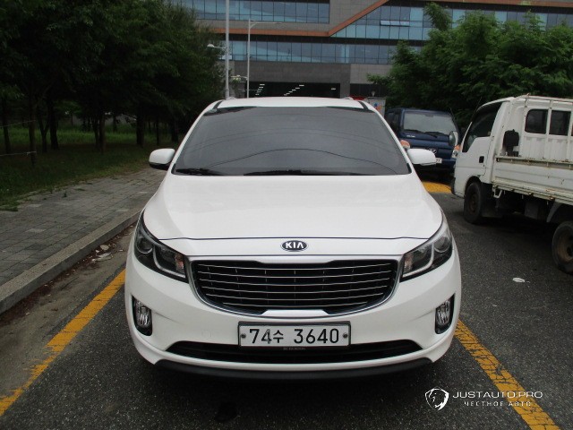 Автомобиль Kia Canival