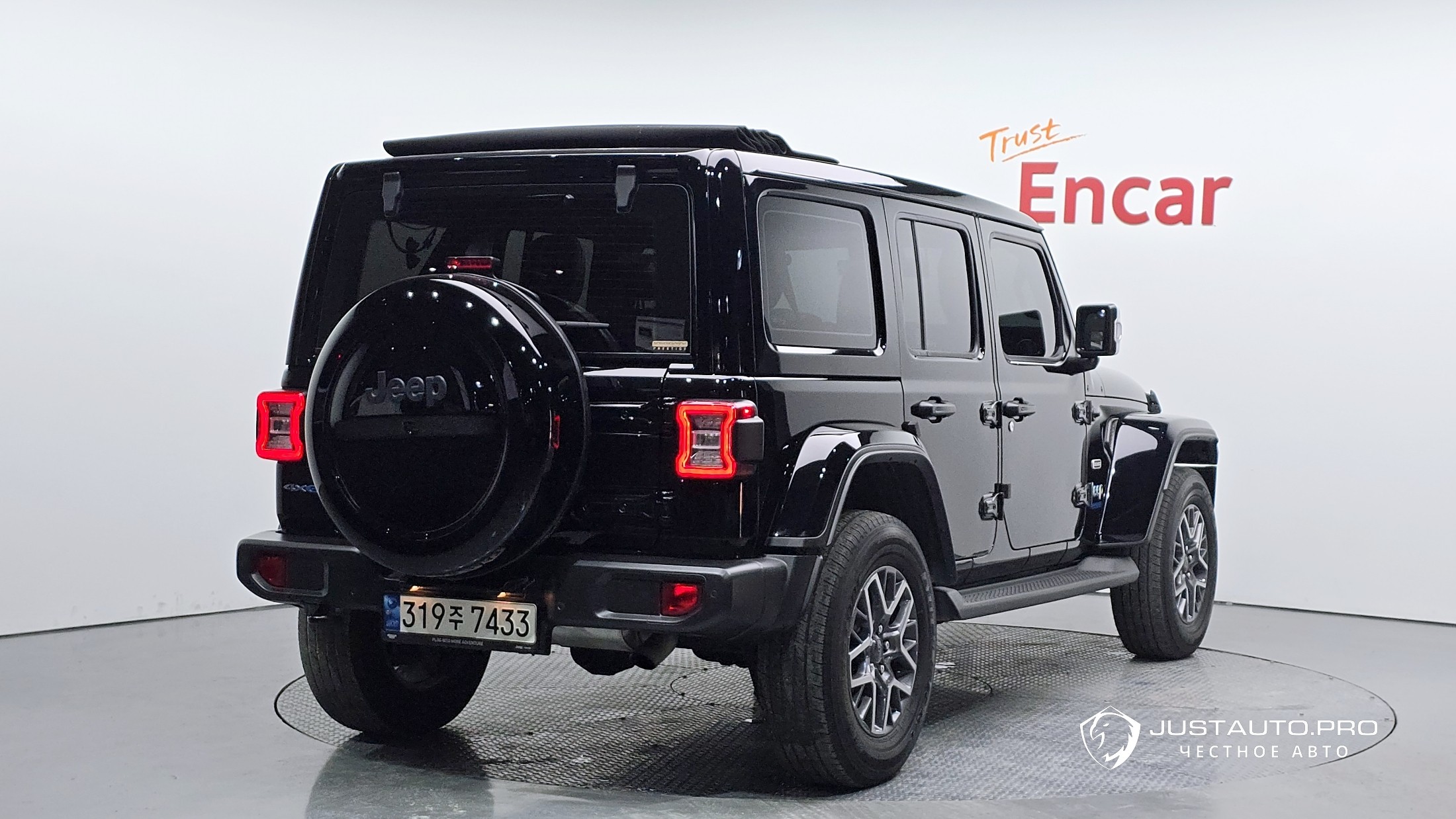 Автомобиль Jeep Wrangler
