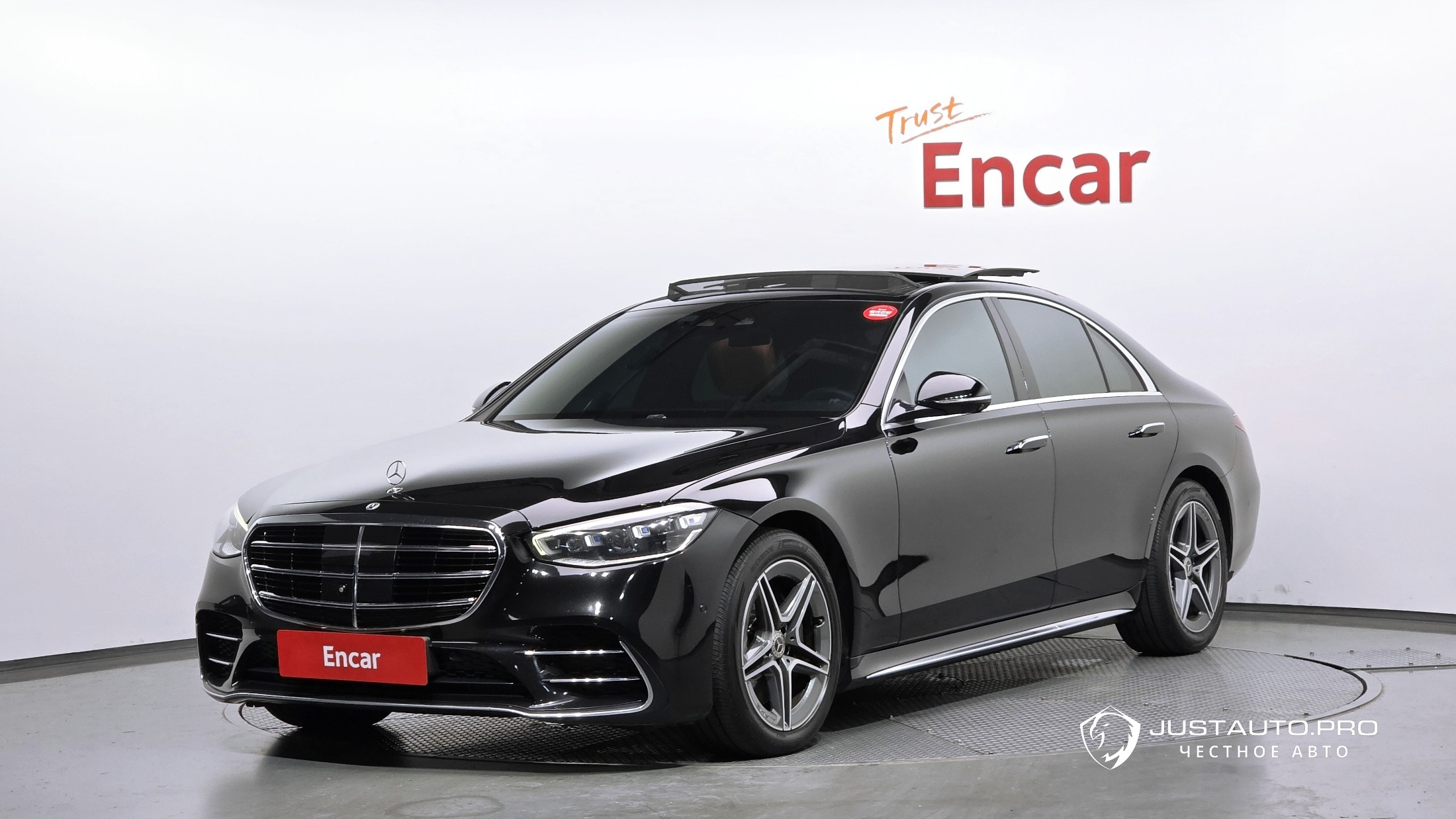 Автомобиль Mercedes-Benz S-Class