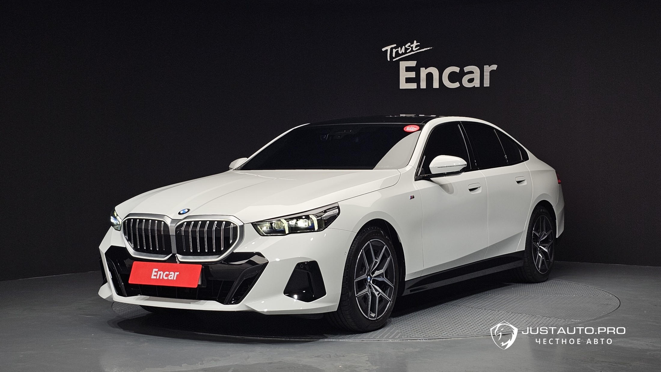 Автомобиль BMW 5-Series