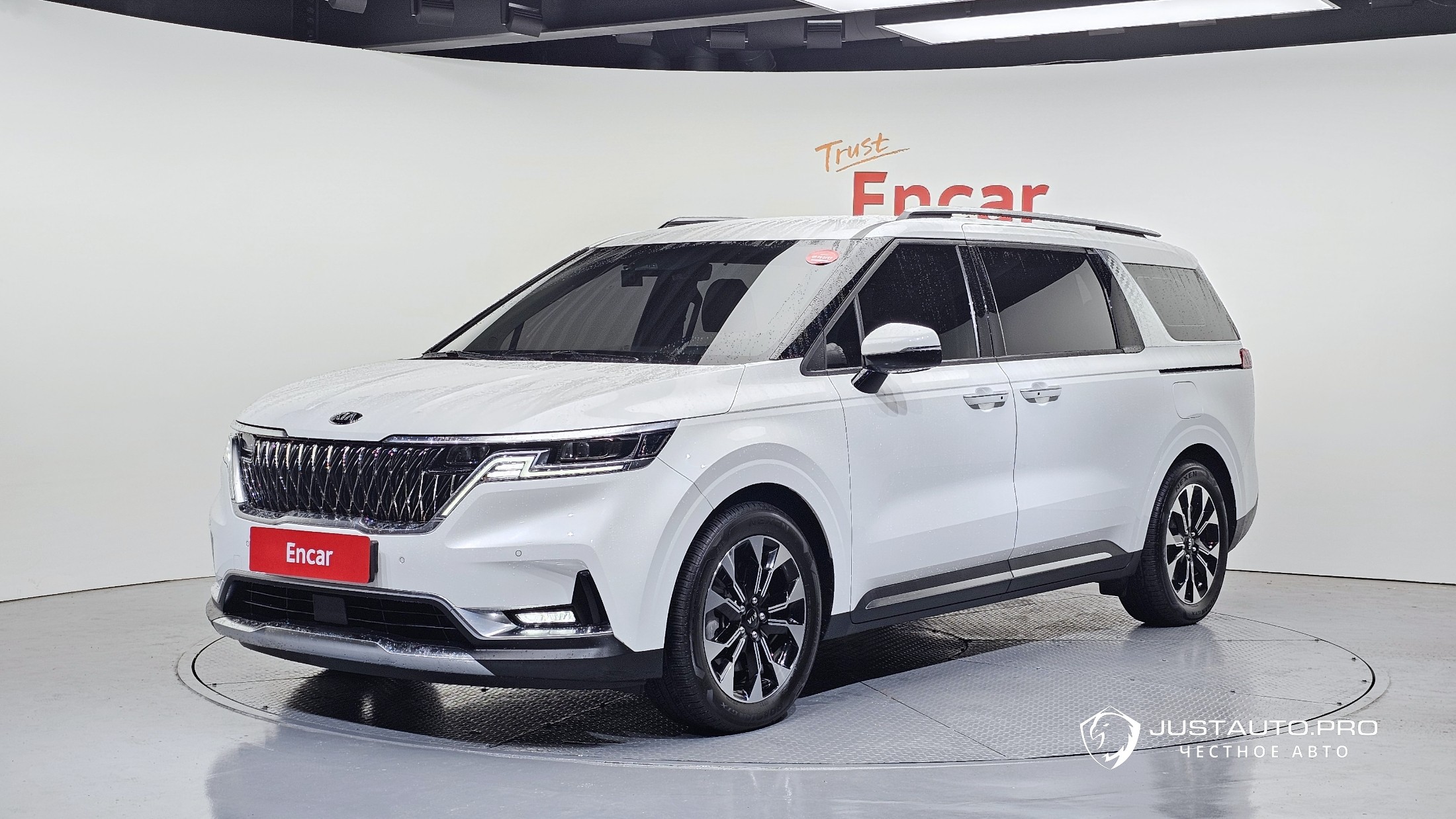 Автомобиль Kia Canival