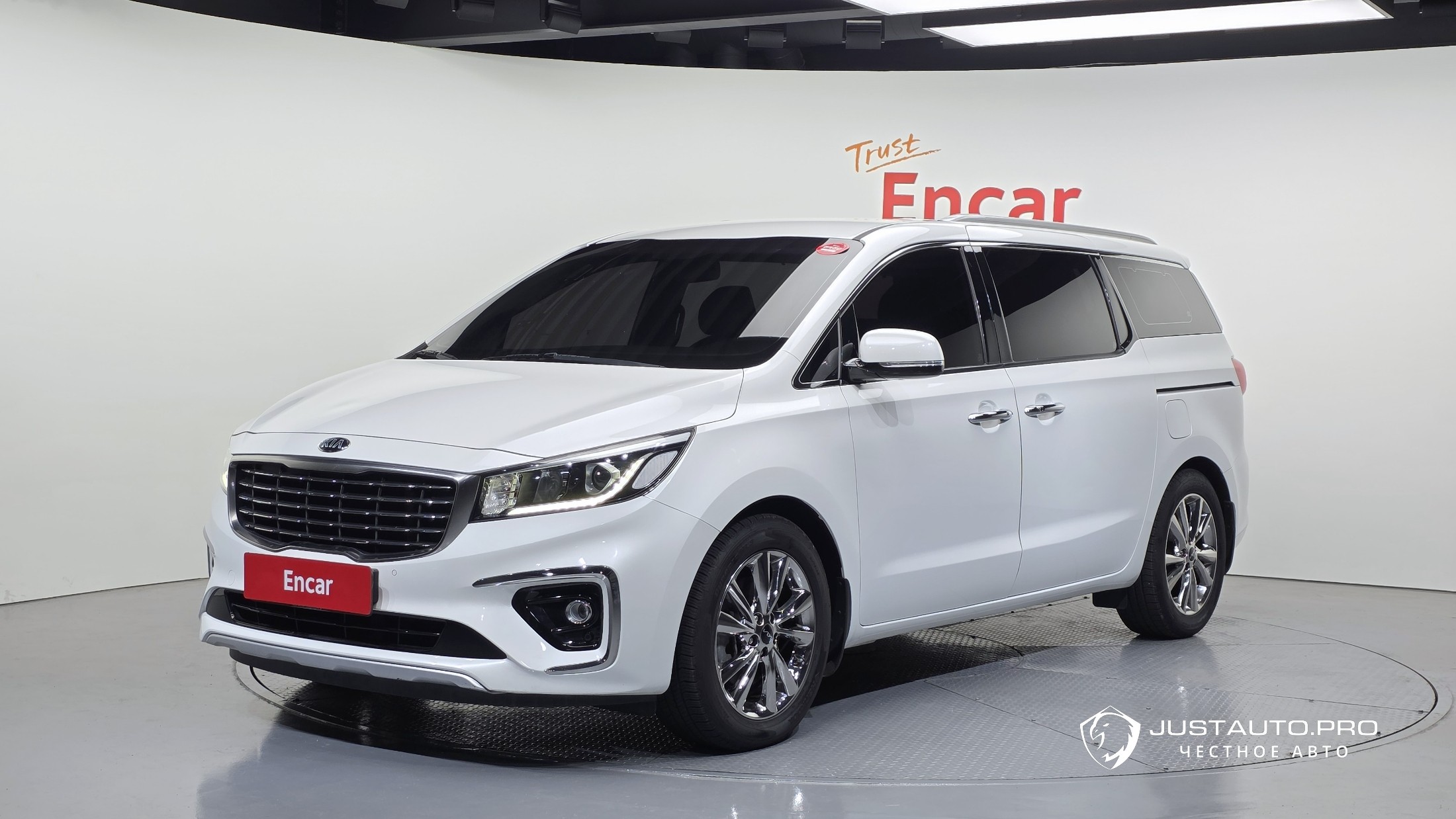 Автомобиль Kia Canival
