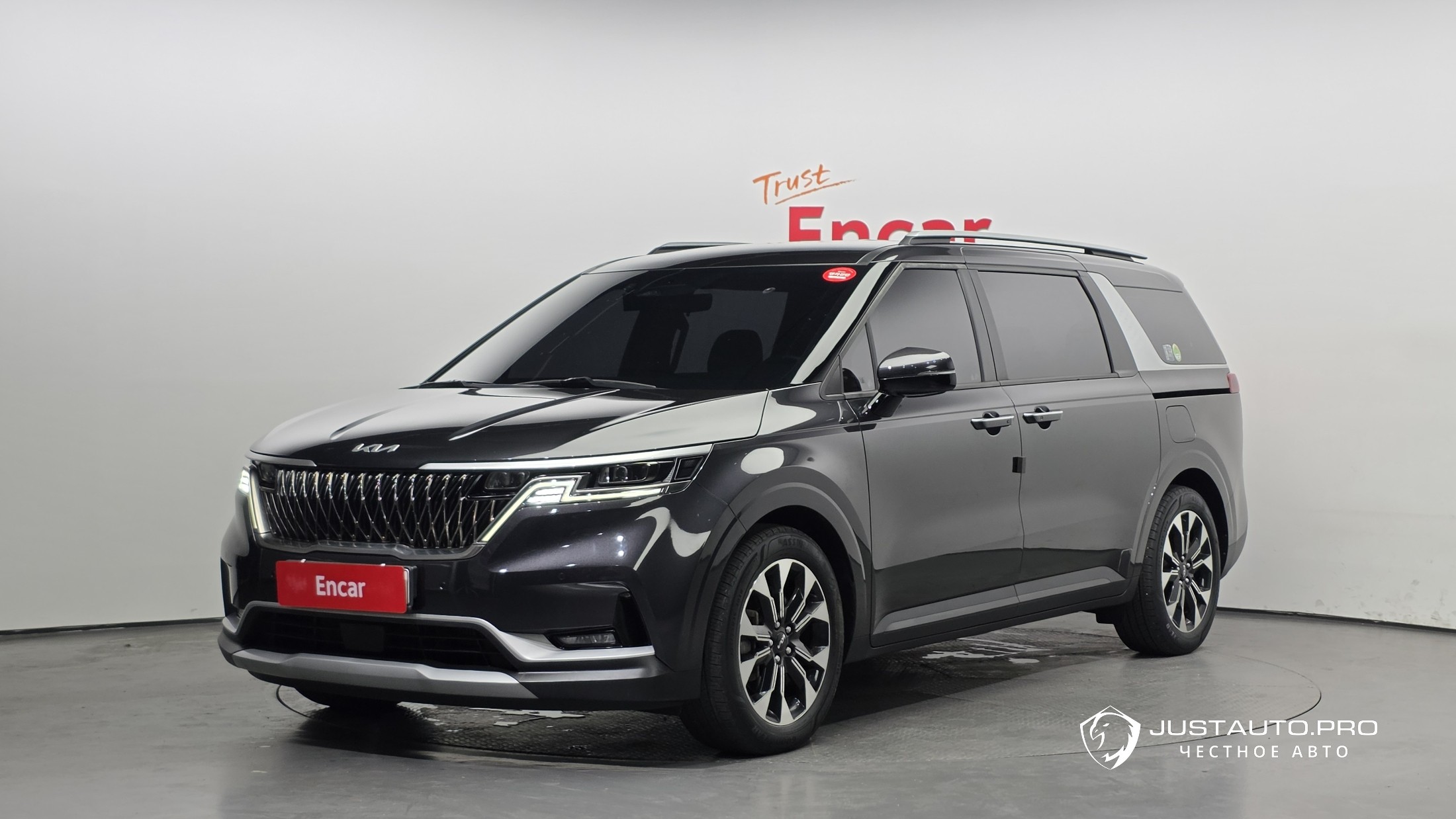 Автомобиль Kia Canival