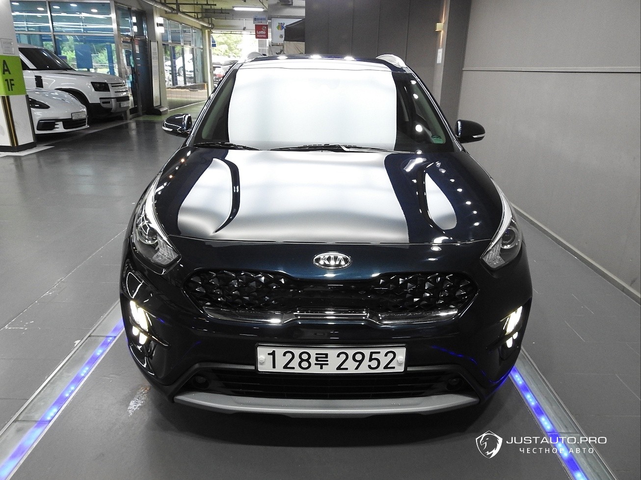 Автомобиль Kia Niro