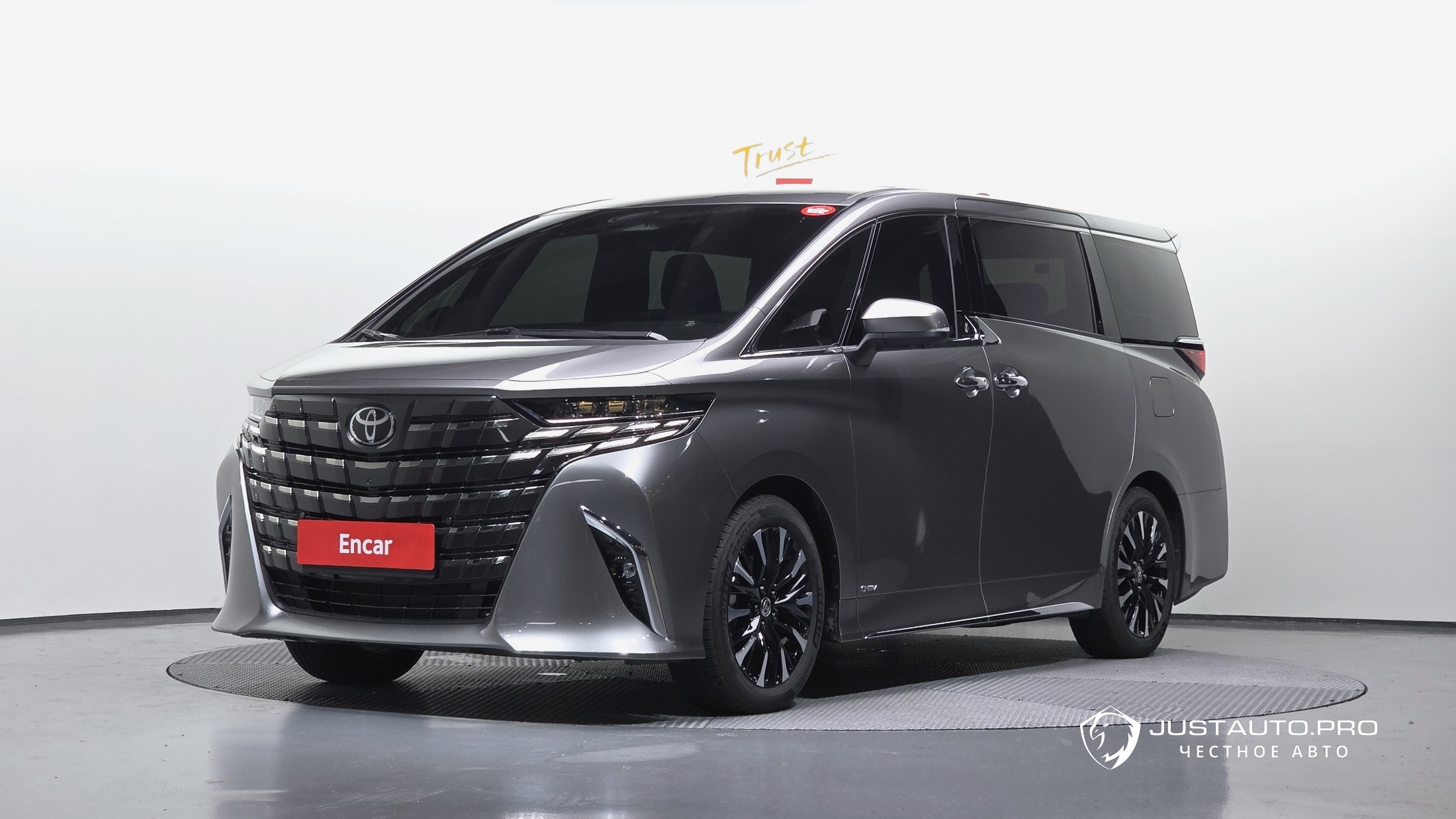 Автомобиль Toyota Alphard