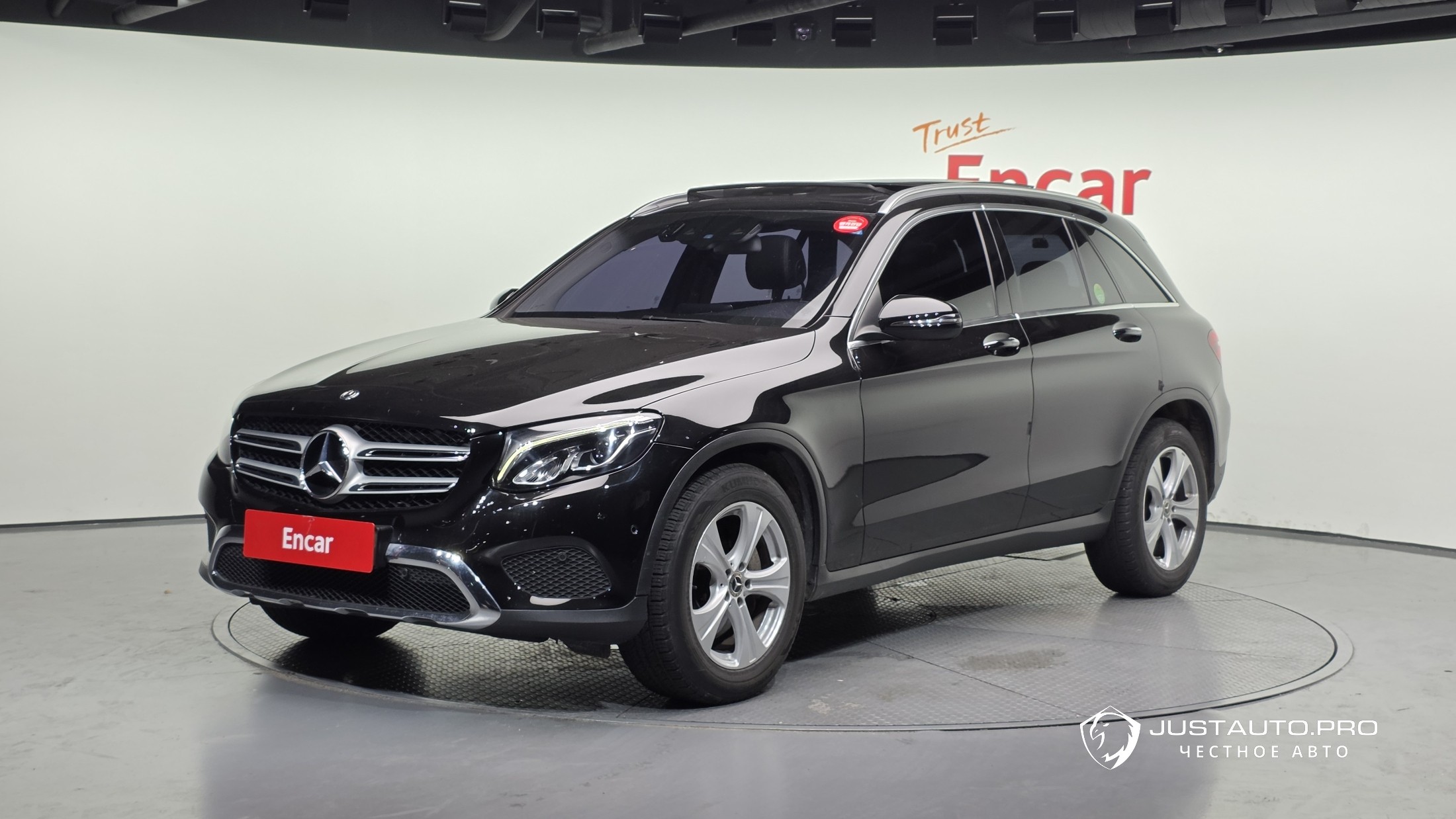 Автомобиль Mercedes-Benz GLC-Class