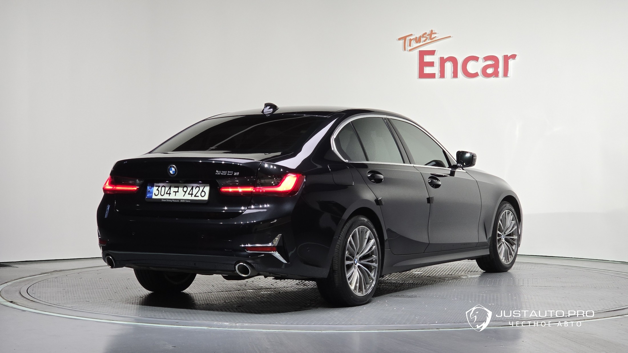 Автомобиль BMW 3-Series