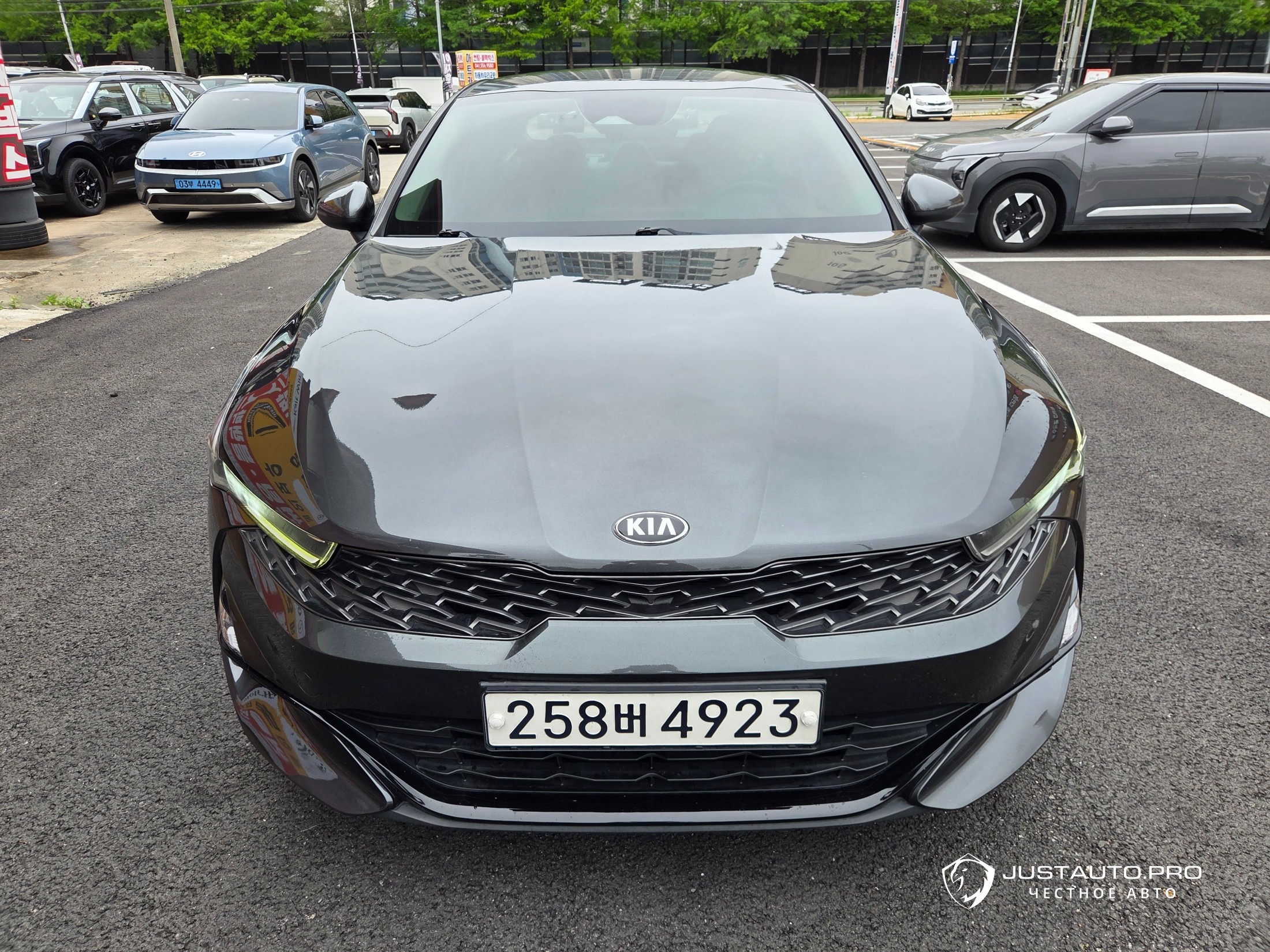 Автомобиль Kia K5