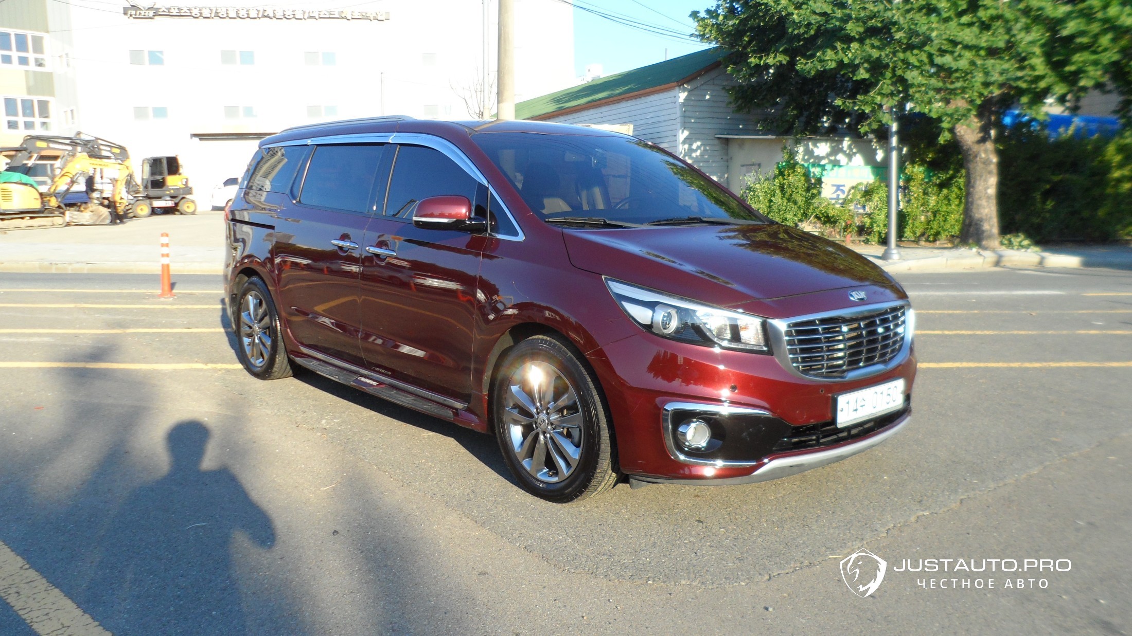Автомобиль Kia Canival