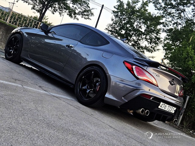 Автомобиль Hyundai Genesis