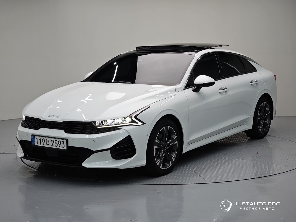 Автомобиль Kia K5