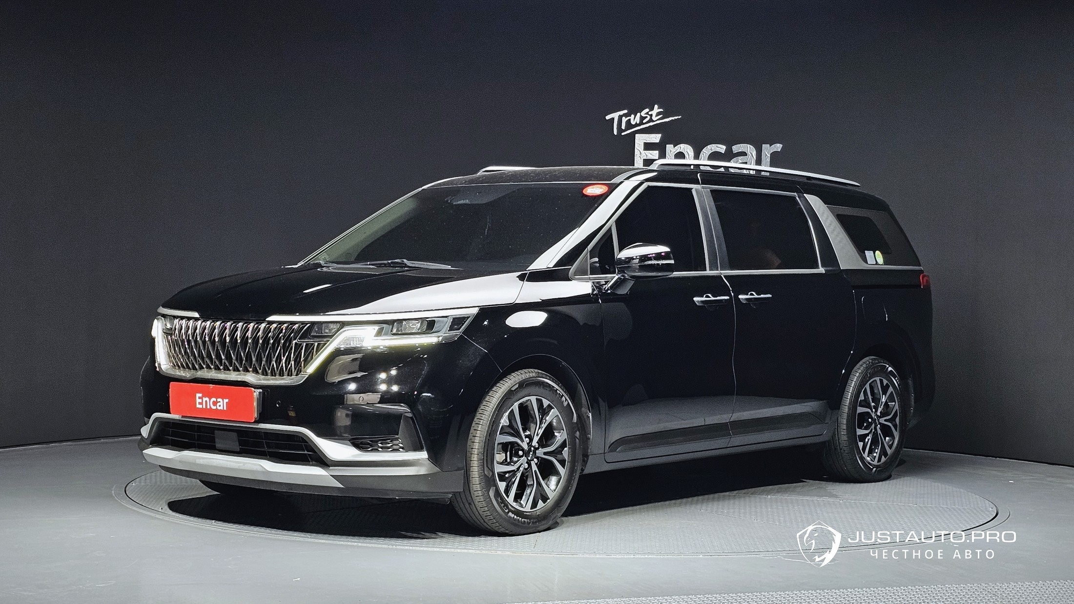 Автомобиль Kia Canival