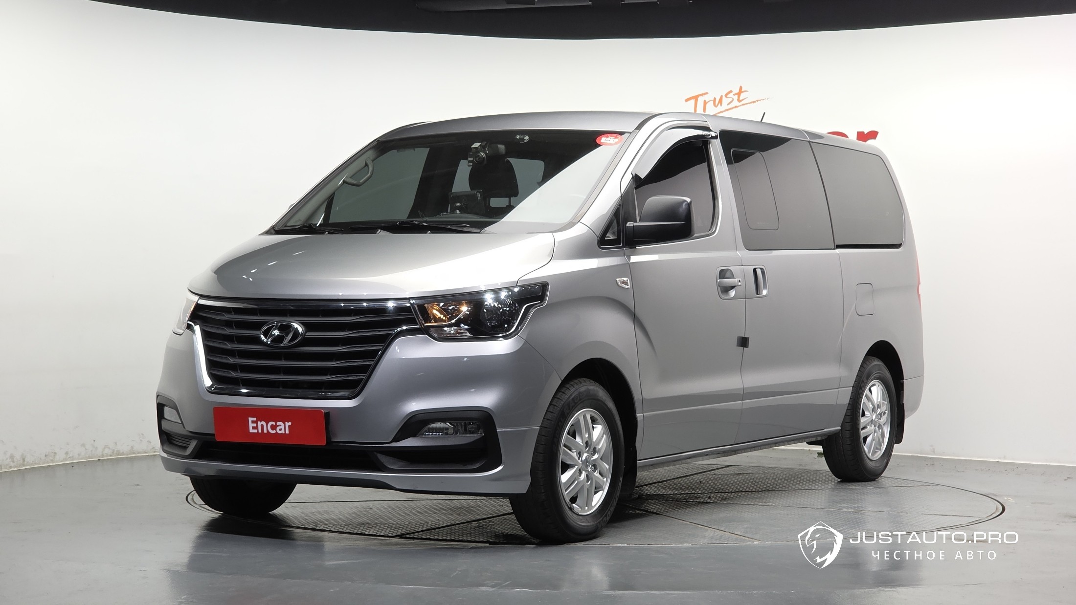 Автомобиль Hyundai Starex