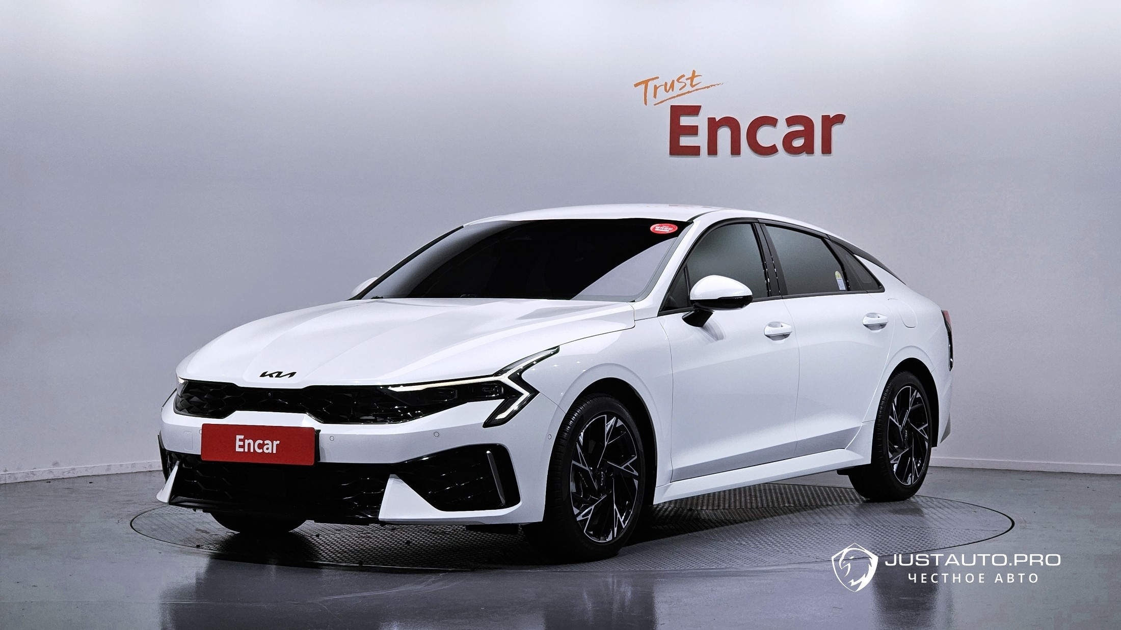 Автомобиль Kia K5