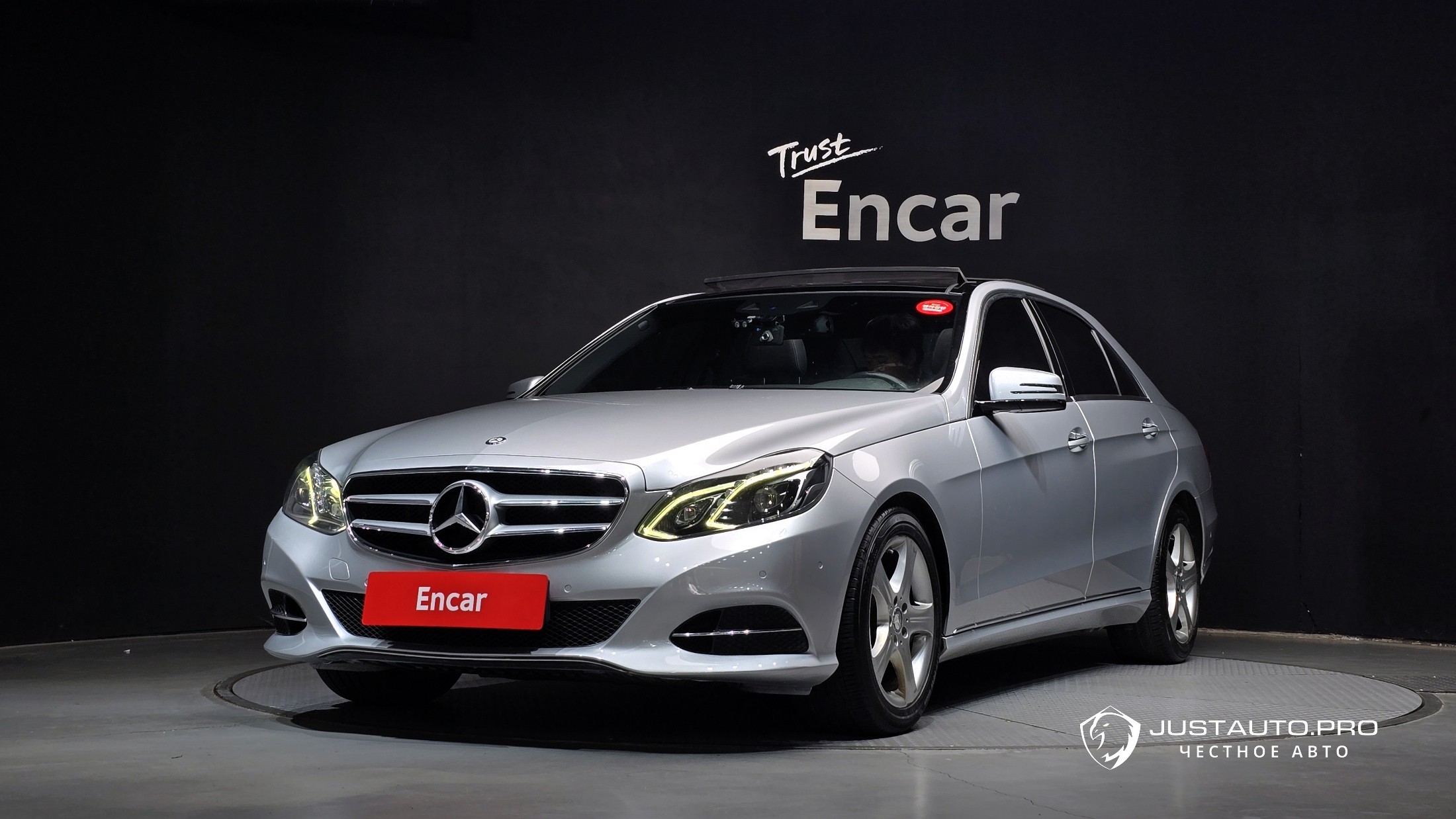 Автомобиль Mercedes-Benz E-Class