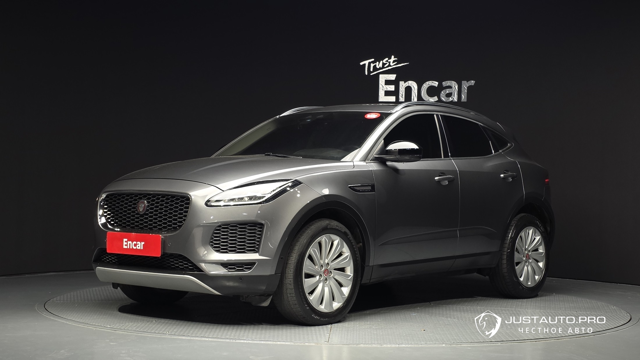 Автомобиль Jaguar E-PACE