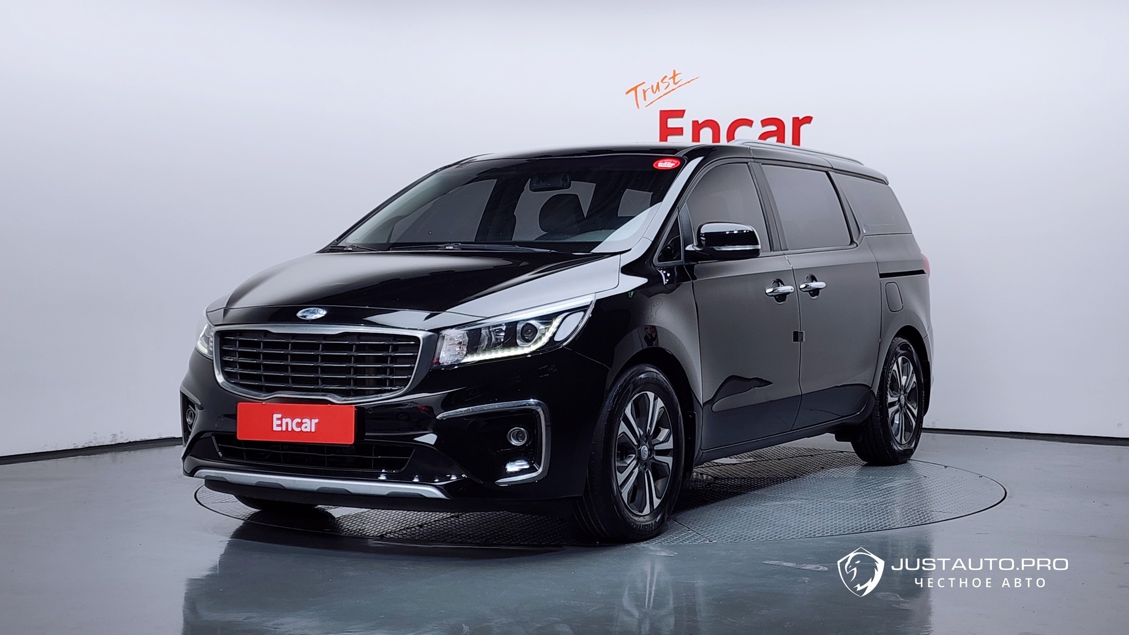 Автомобиль Kia Canival
