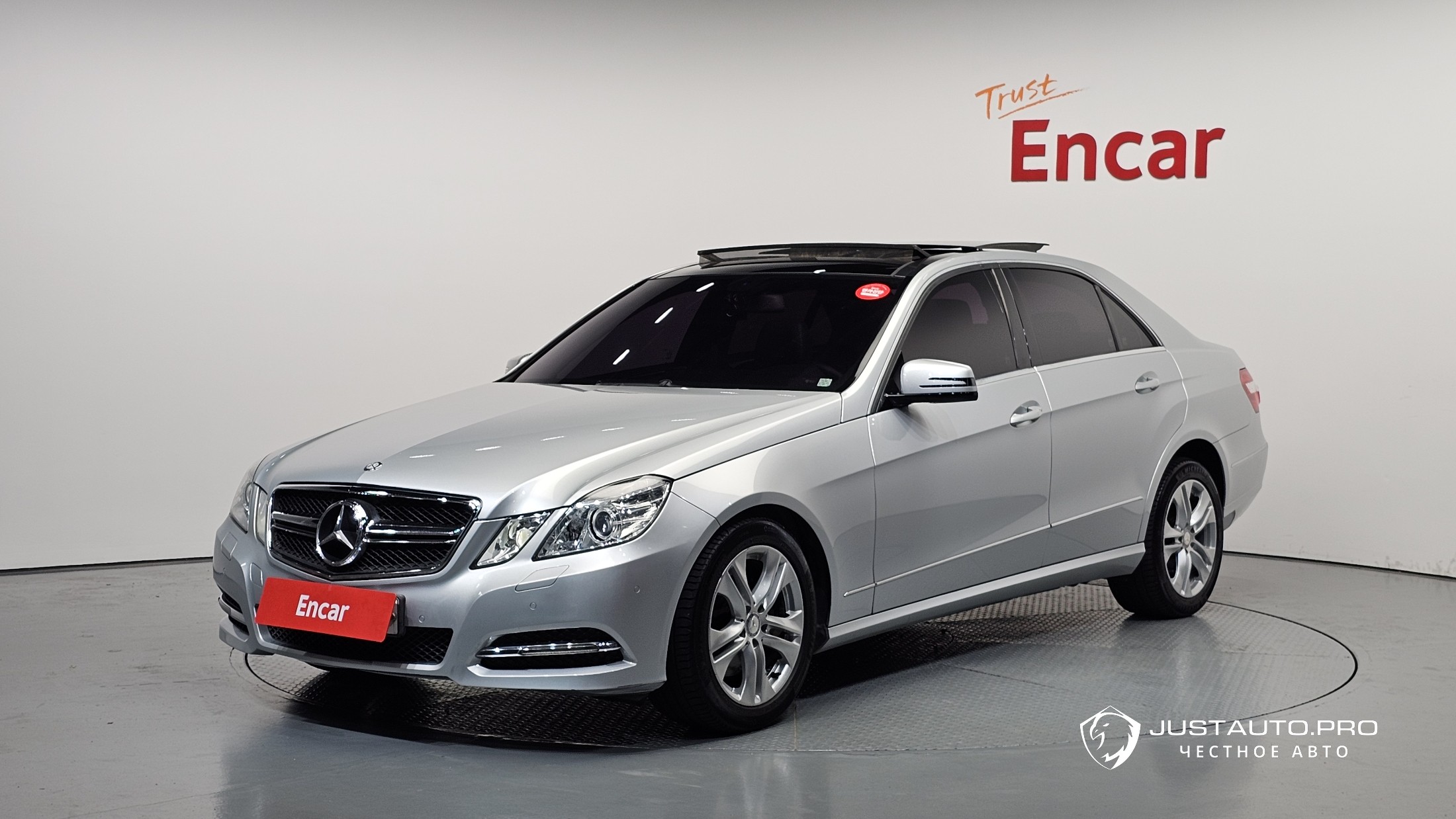 Автомобиль Mercedes-Benz E-Class