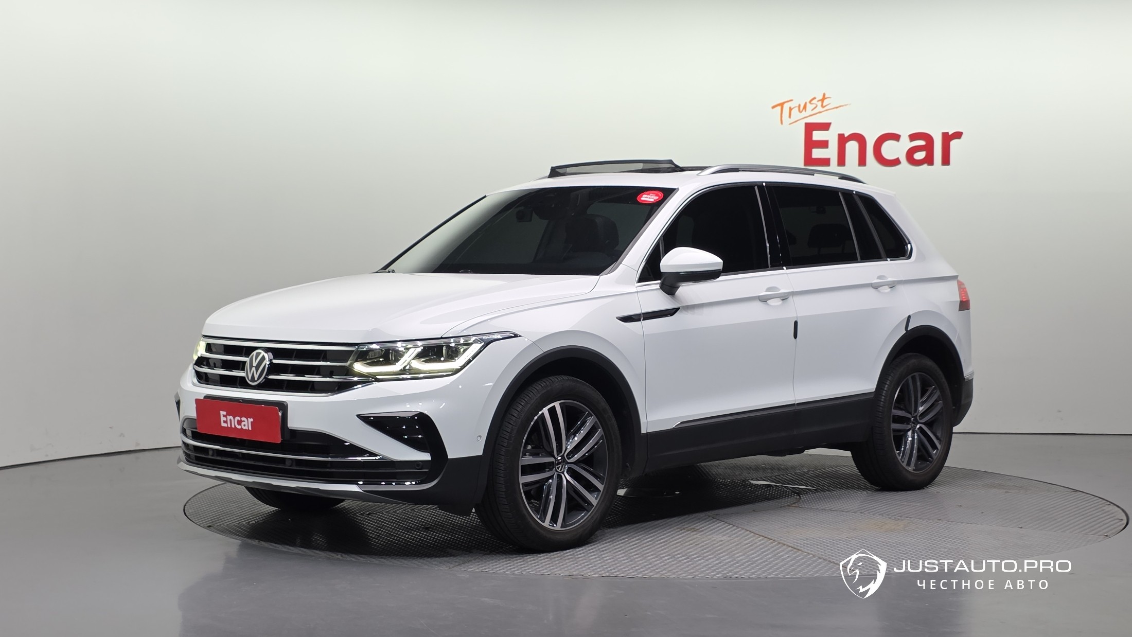 Автомобиль Volkswagen Tiguan